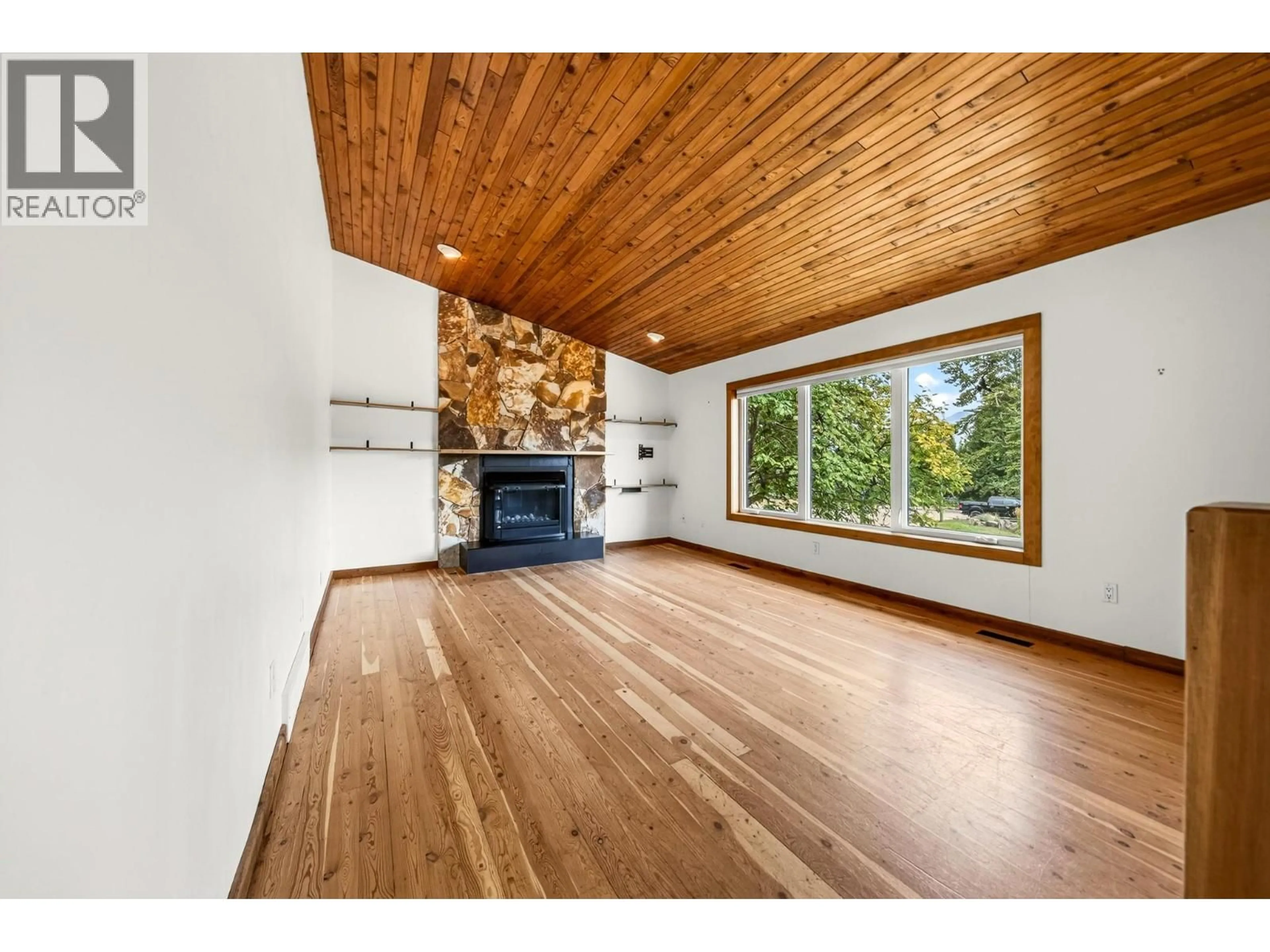 Unknown for 17 PARKLAND DRIVE, Fernie British Columbia V0B1M5