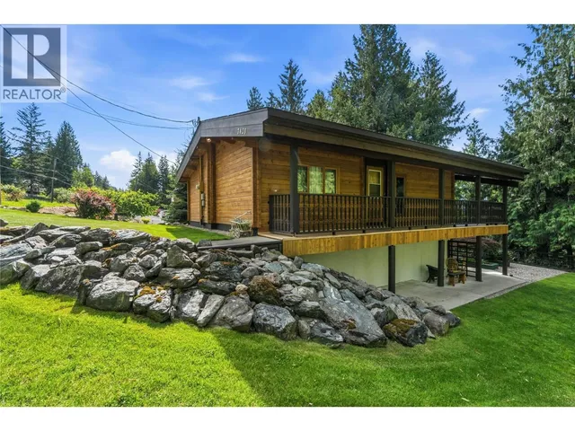 7420 STAMPEDE TRAIL, Anglemont 2