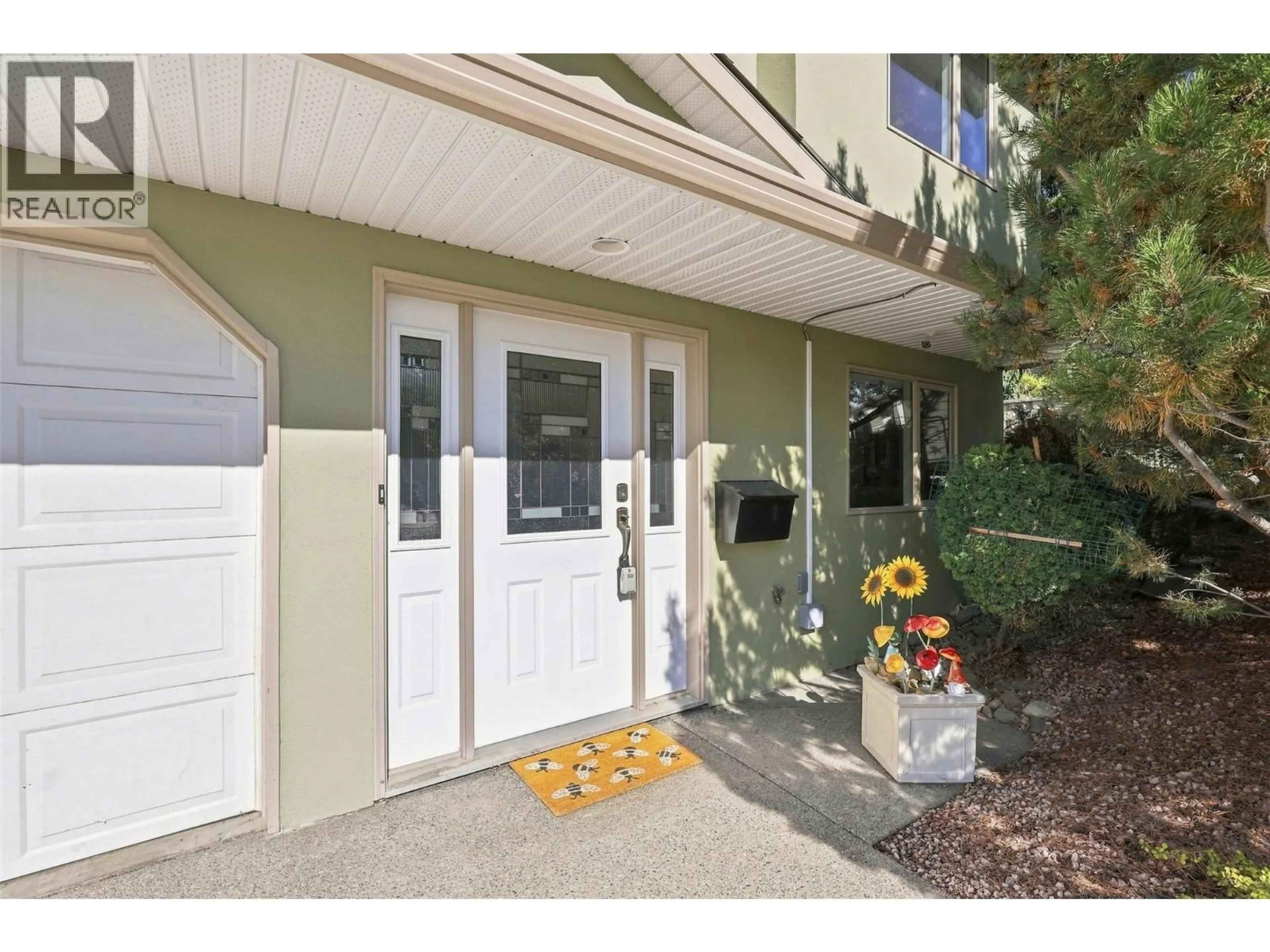 Indoor entryway for 1060 PINE SPRINGS ROAD, Kamloops British Columbia V2B8A8