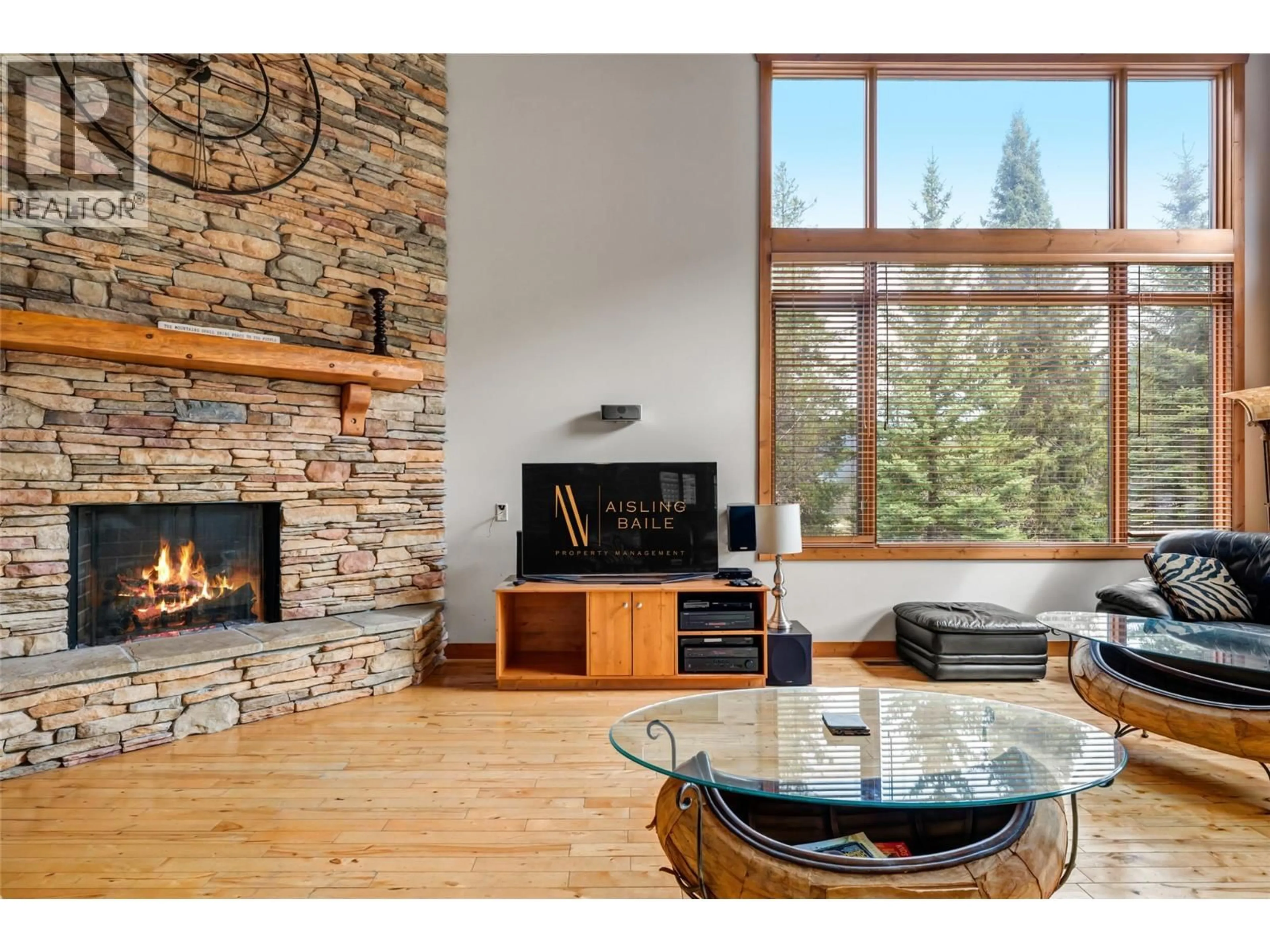 Living room with furniture, unknown for 1802 GREYWOLF DRIVE, Panorama British Columbia V0A1T0