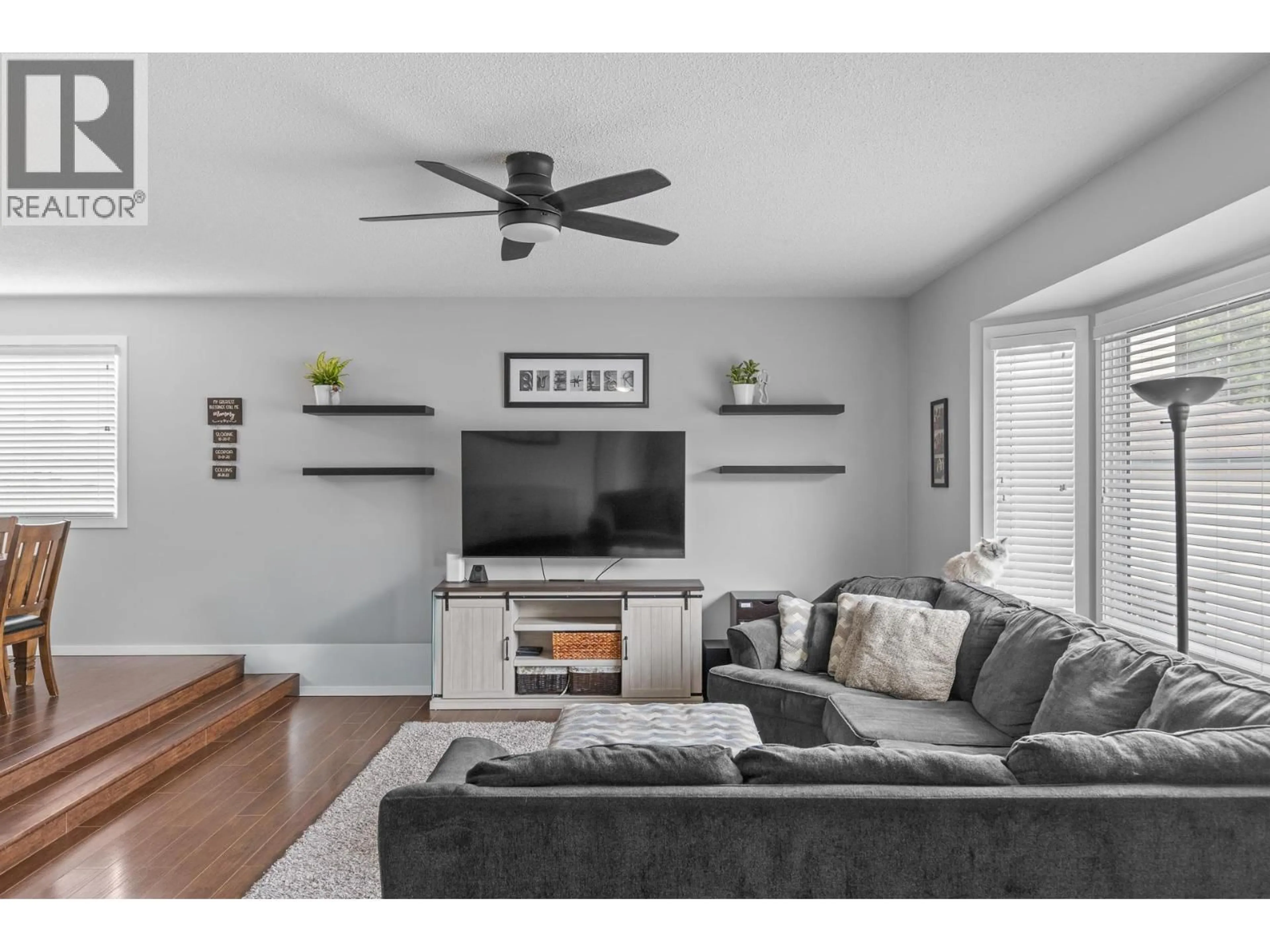 Living room with furniture, unknown for 1035 ELWYN ROAD, Kelowna British Columbia V1X1P5