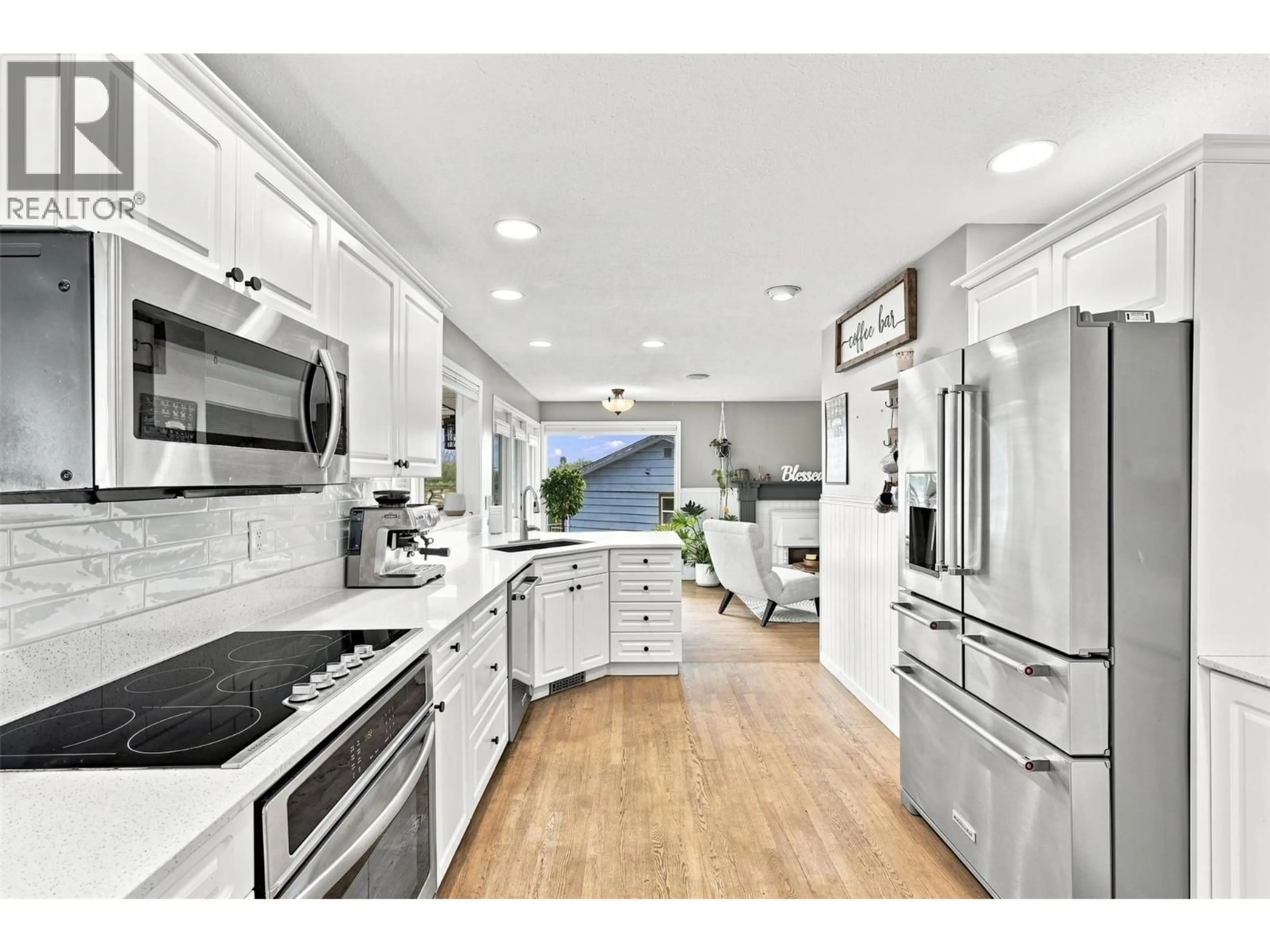 Open concept kitchen, ceramic/tile floor for 364 COLLINGWOOD DRIVE, Kamloops British Columbia V2B6B3
