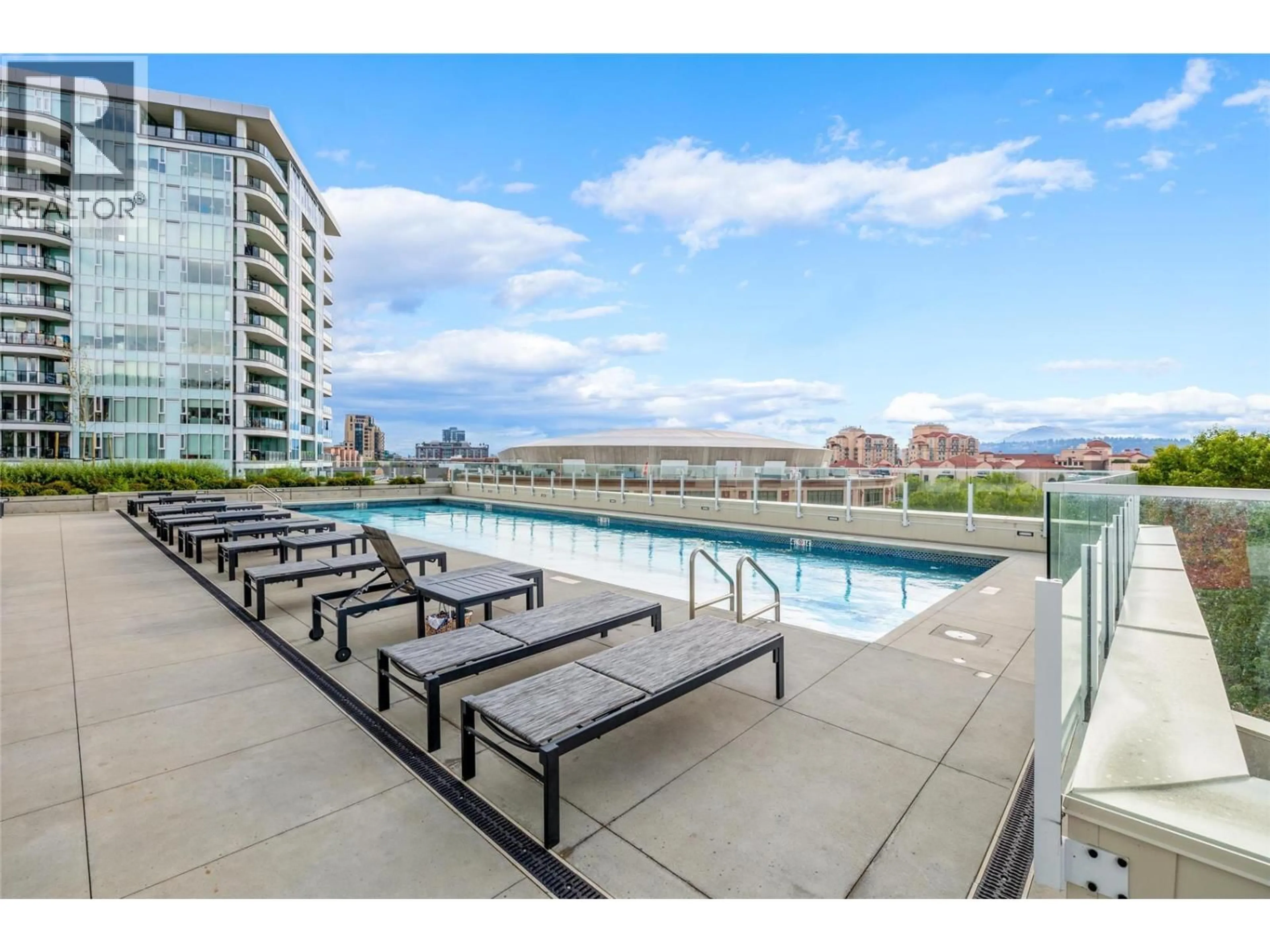 Pool for 609 - 1191 SUNSET DRIVE, Kelowna British Columbia V1Y0J4