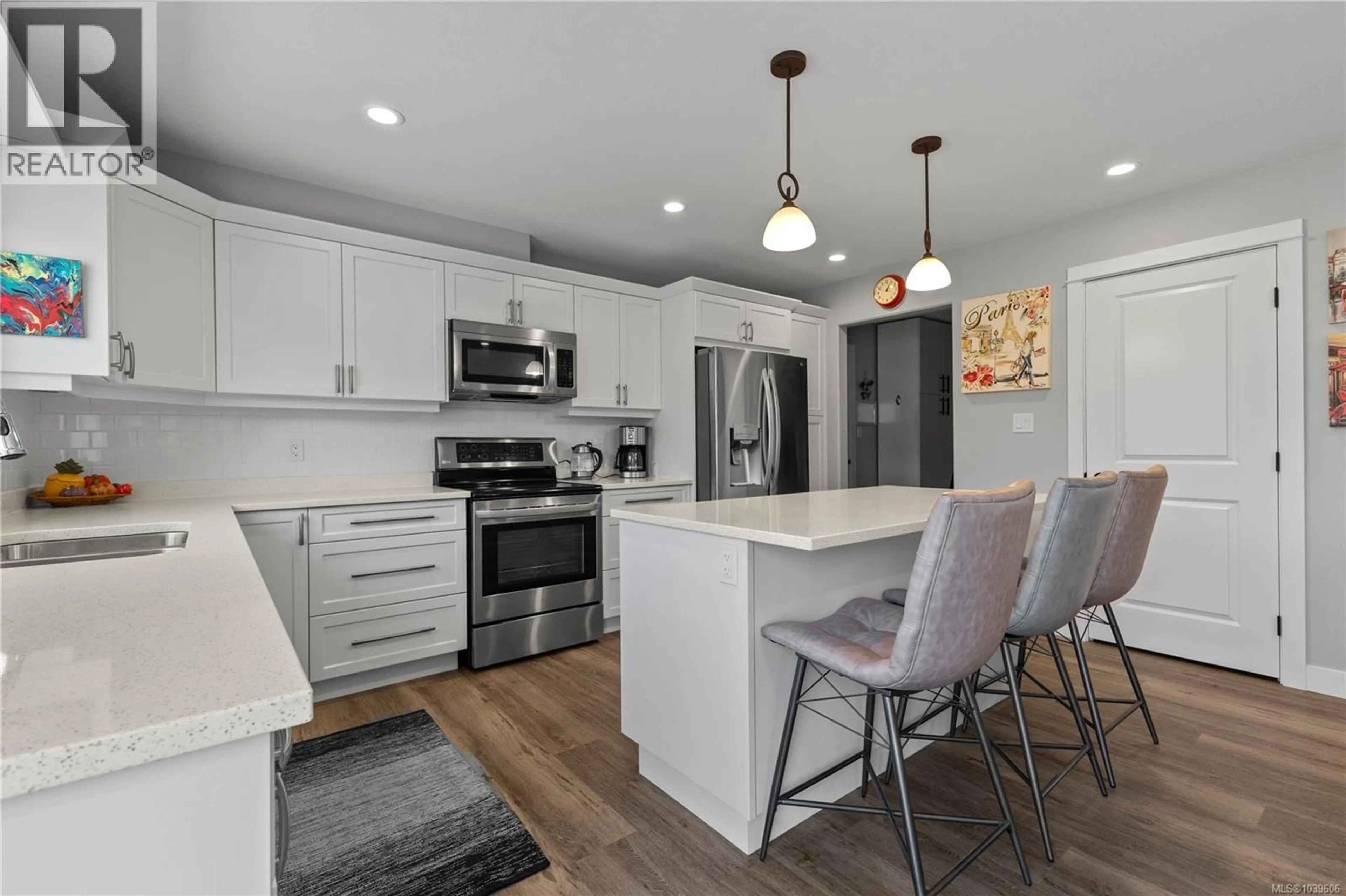Open concept kitchen, unknown for 492 PARK FOREST DRIVE, Campbell River British Columbia V9W0E3