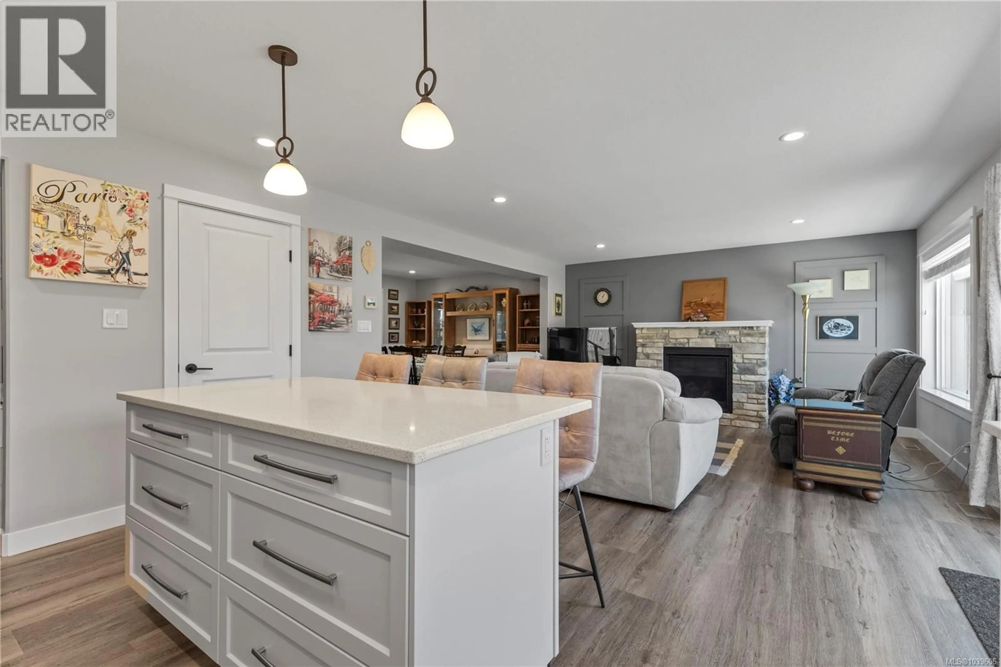 Open concept kitchen, unknown for 492 PARK FOREST DRIVE, Campbell River British Columbia V9W0E3