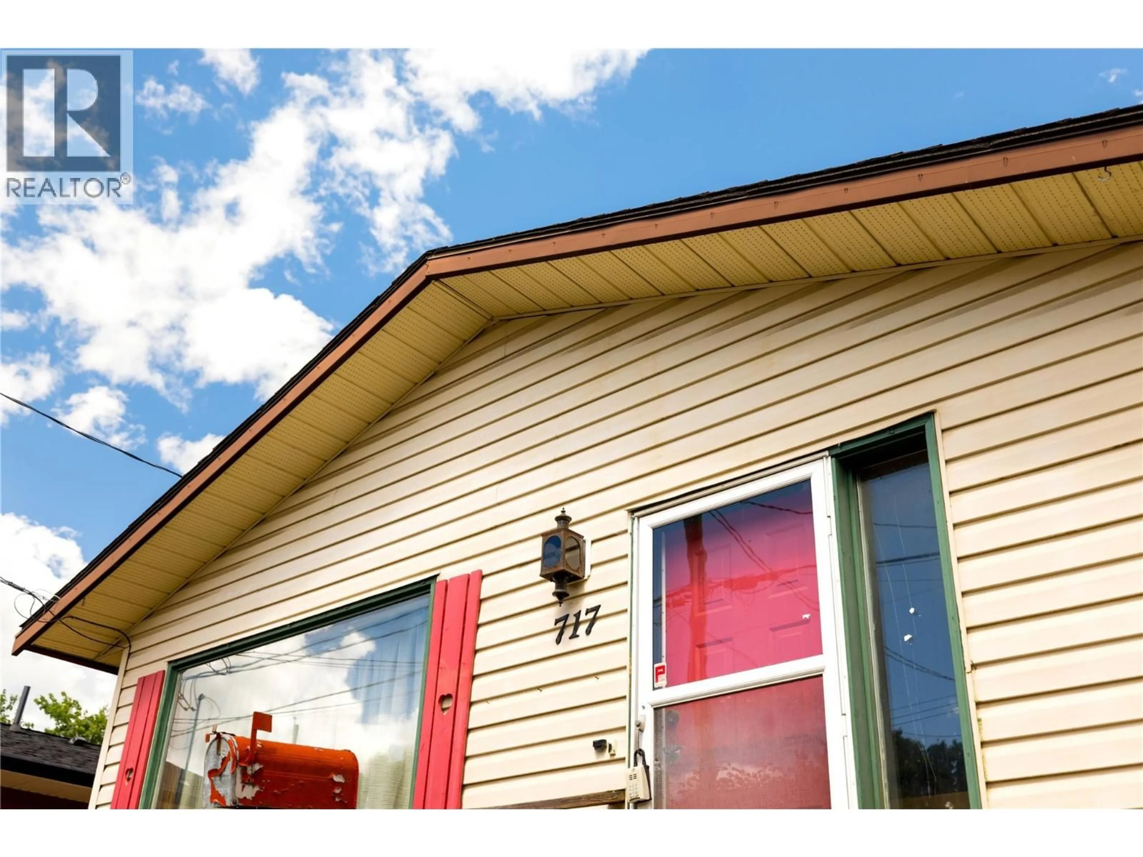 Home with vinyl exterior material, street for 717 REGENT AVENUE, Enderby British Columbia V0E1V2