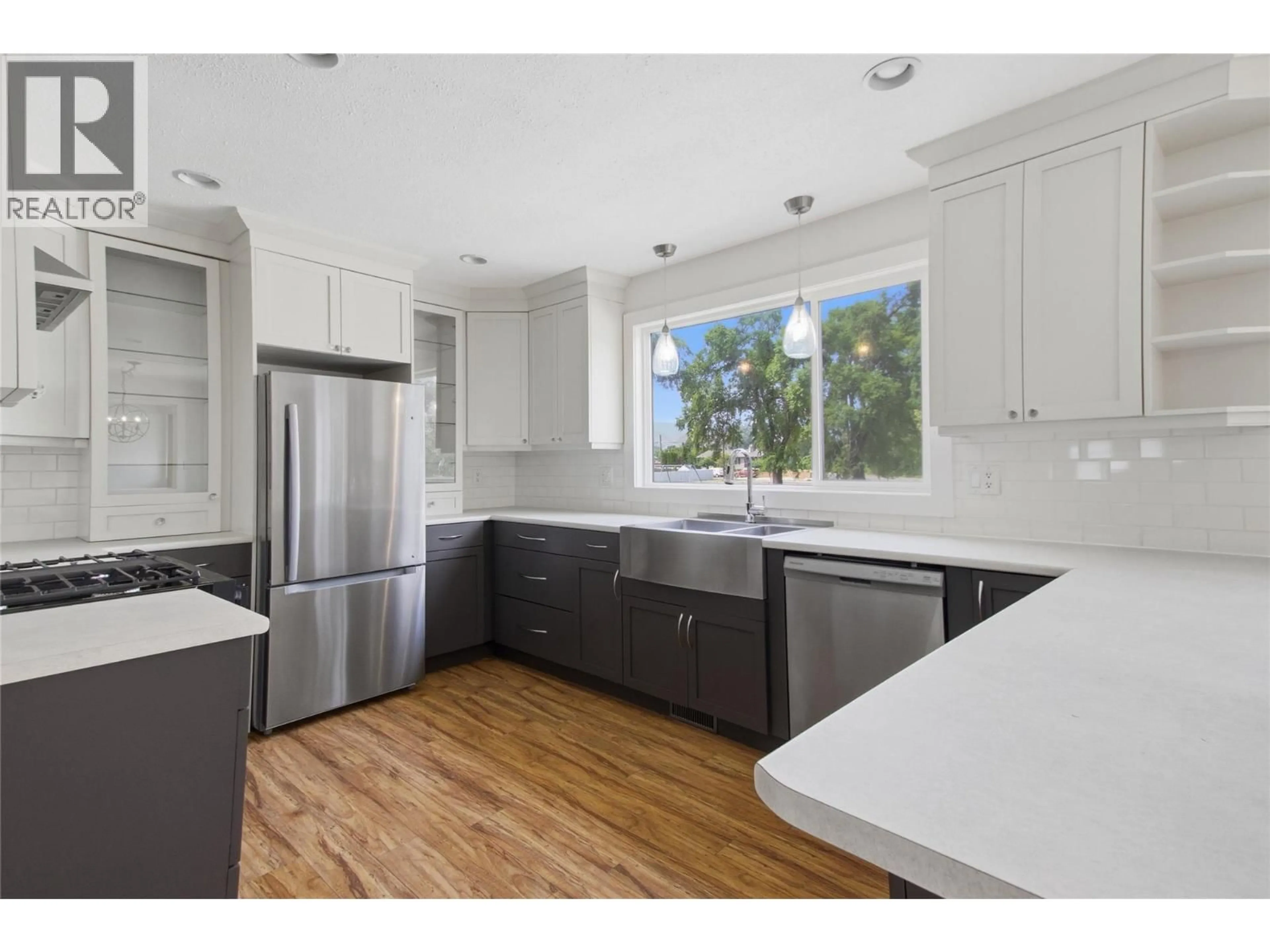 Open concept kitchen, unknown for 298 JUNIPER AVENUE, Kamloops British Columbia V2B1H7