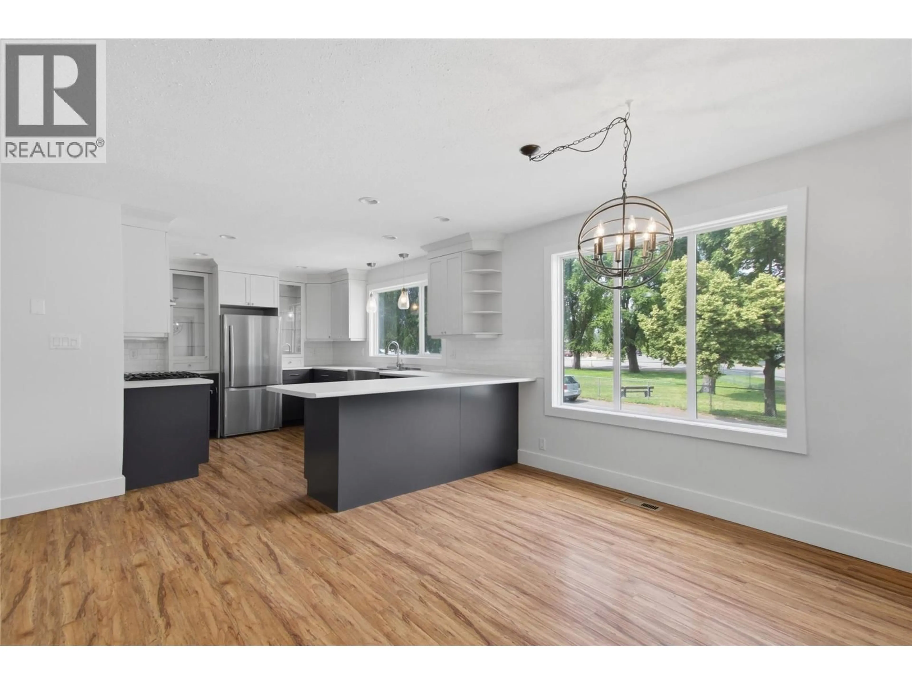 Open concept kitchen, unknown for 298 JUNIPER AVENUE, Kamloops British Columbia V2B1H7