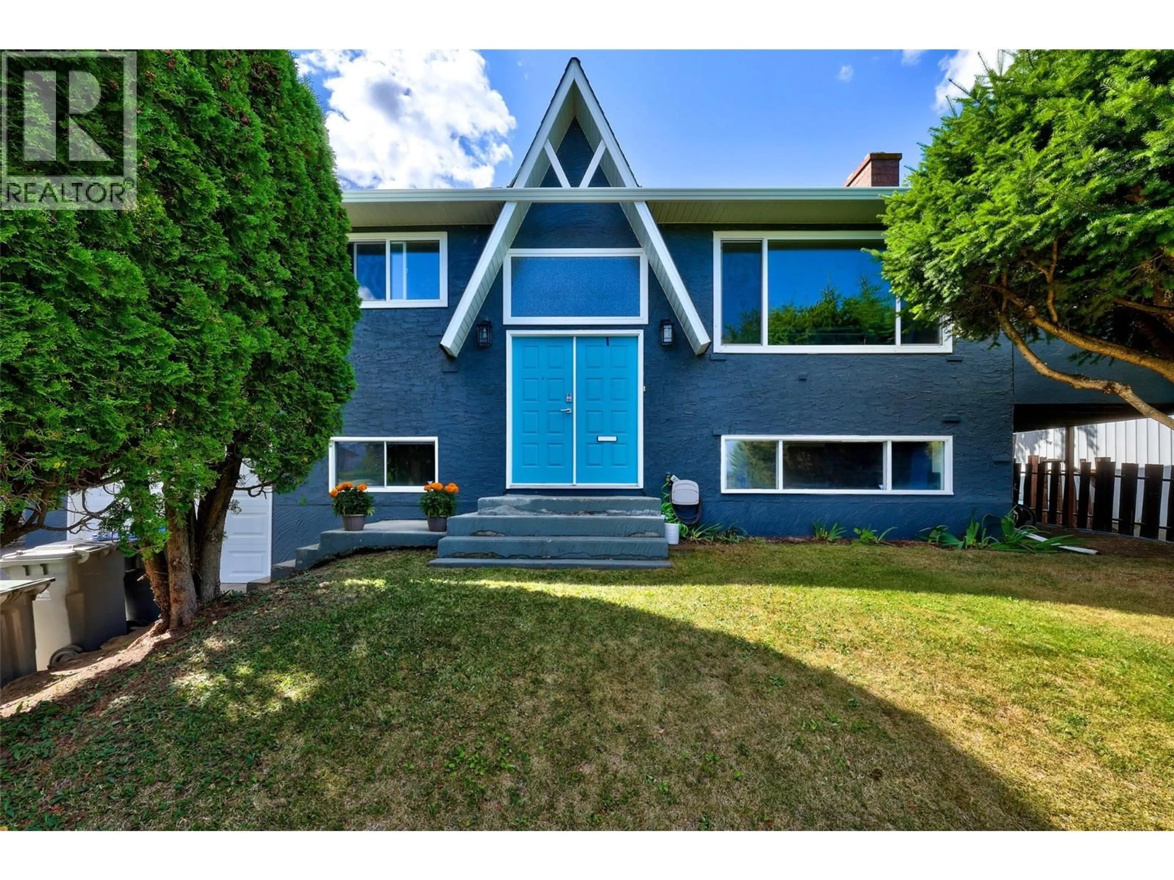 Home with vinyl exterior material, street for 781 SPRINGRIDGE PLACE, Kamloops British Columbia V2C1C8