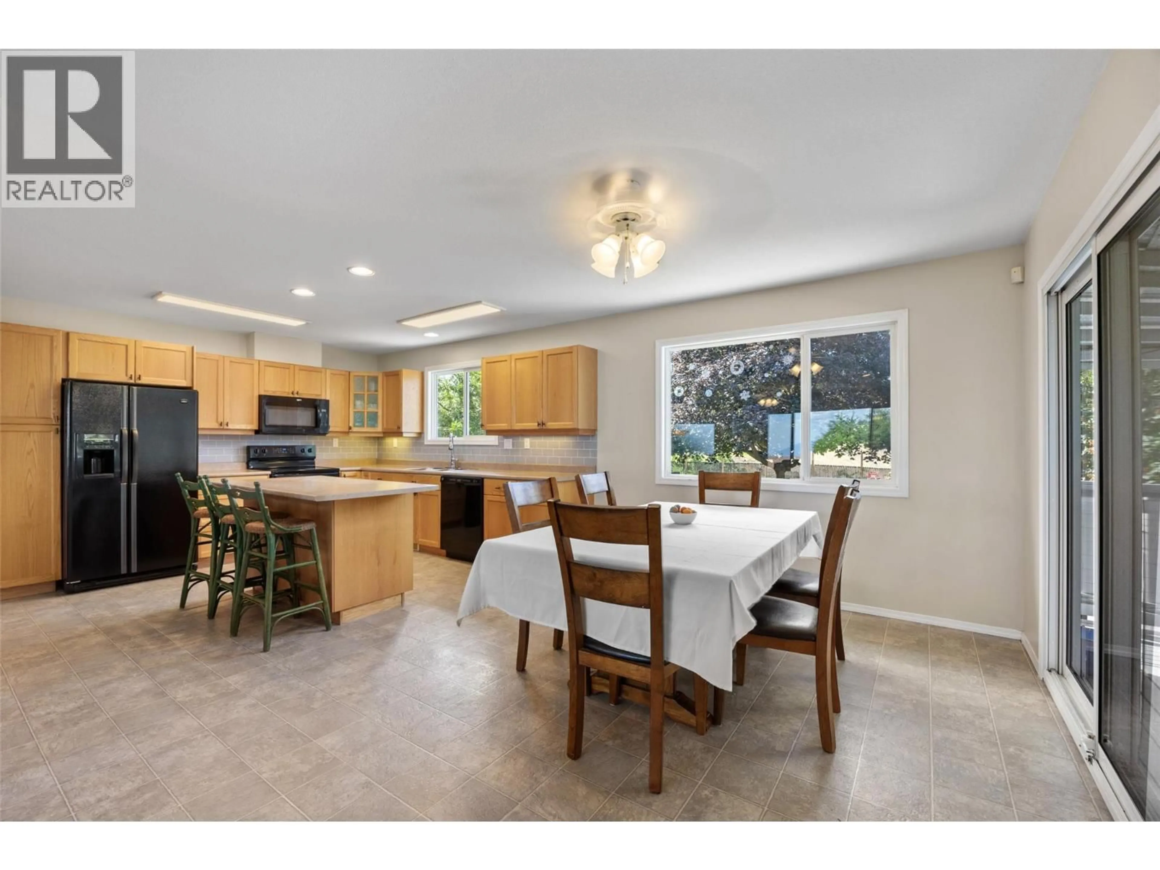 Open concept kitchen, ceramic/tile floor for 781 SPRINGRIDGE PLACE, Kamloops British Columbia V2C1C8
