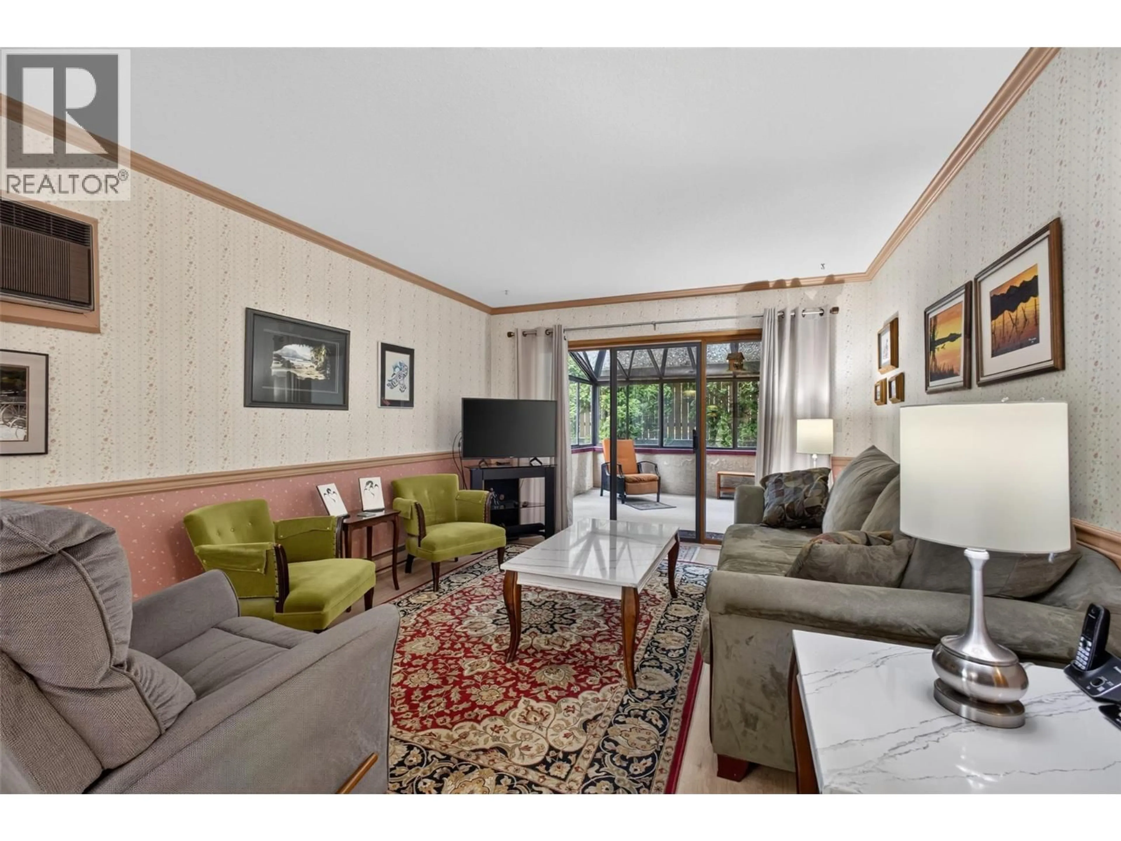 Living room with furniture, unknown for 102 - 1229 BERNARD AVENUE, Kelowna British Columbia V1Y6R3