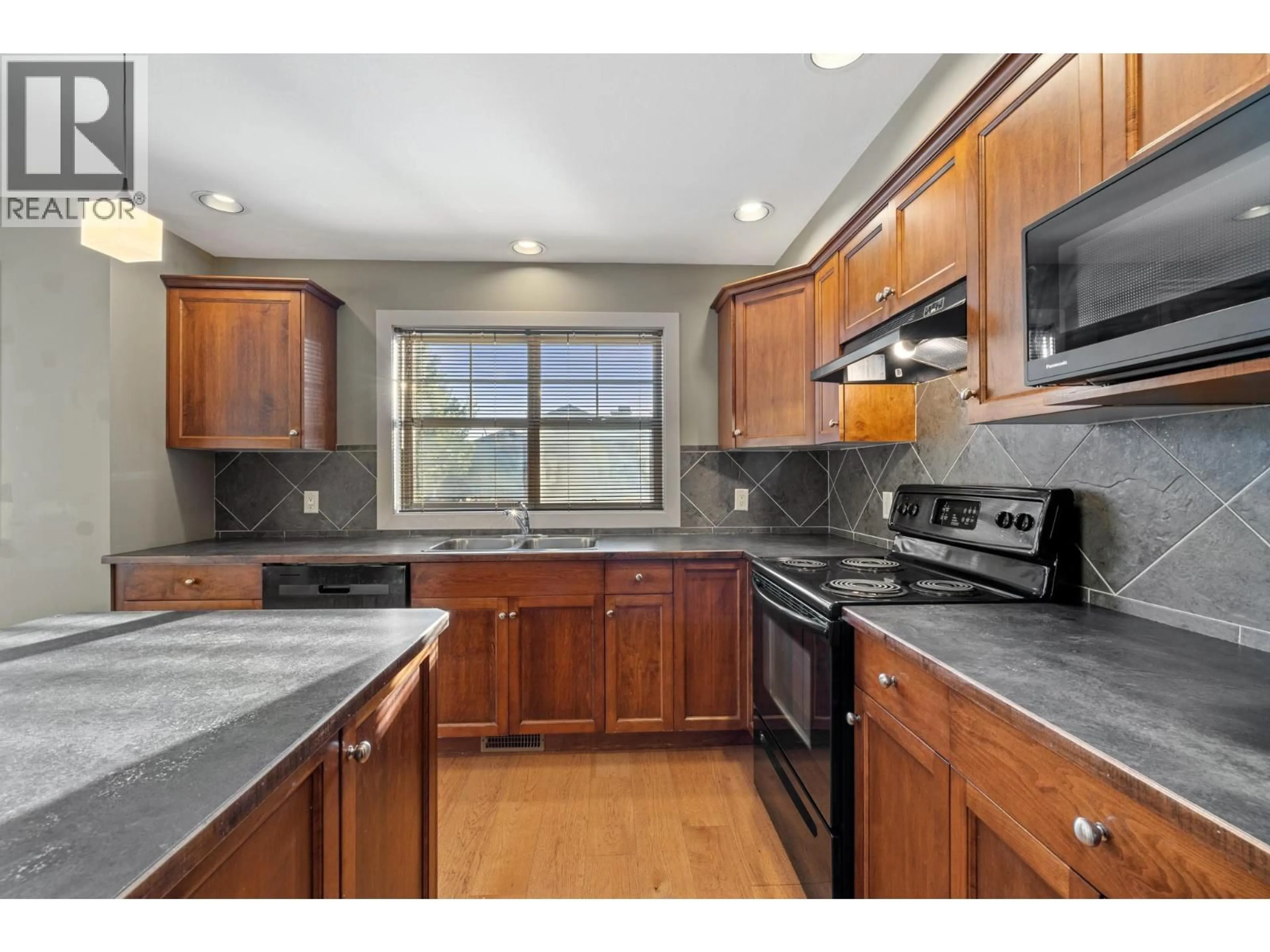 Standard kitchen, unknown for 2 - 146 MCCURDY ROAD, Kelowna British Columbia V1X8B1