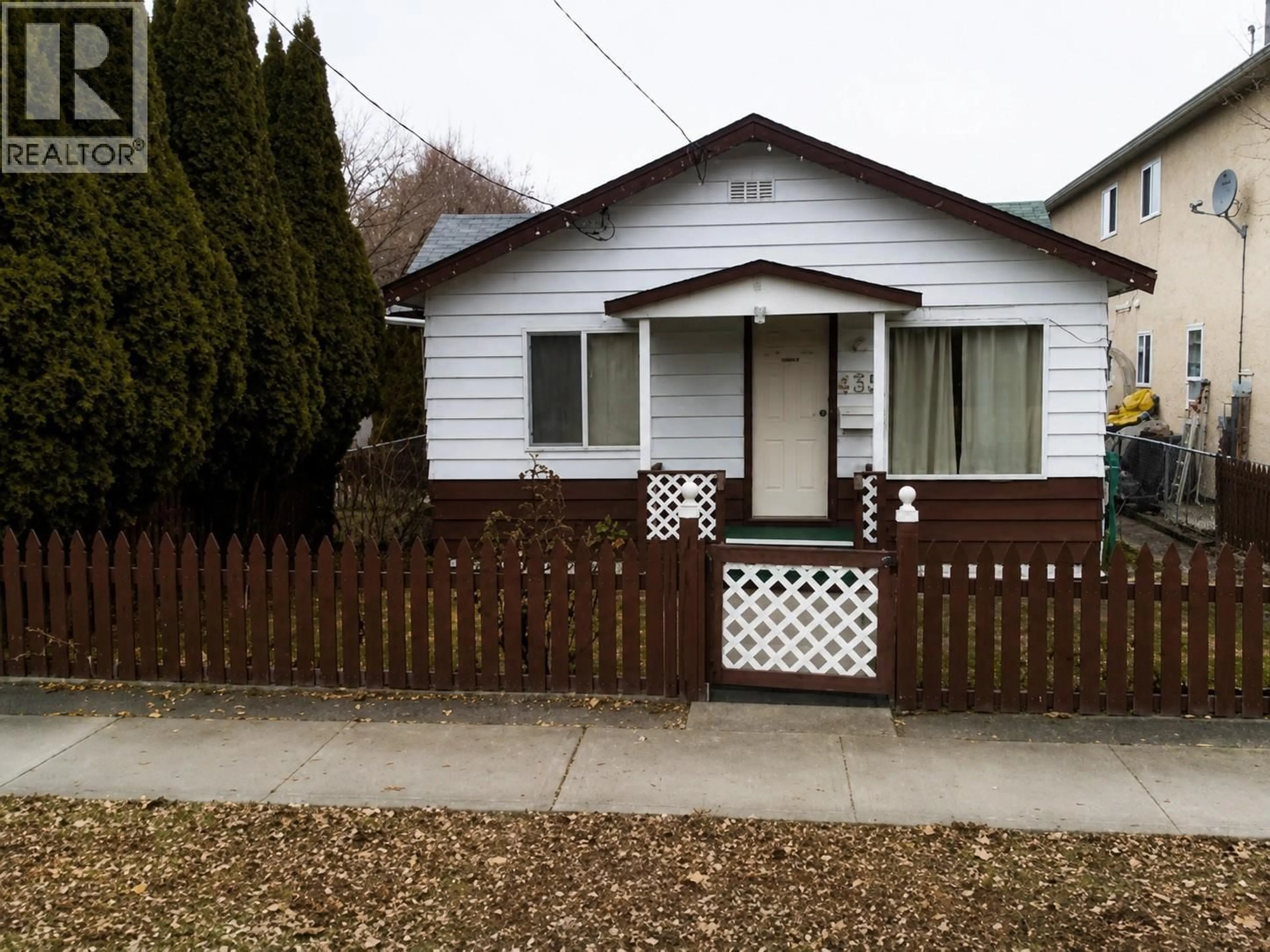 Home with vinyl exterior material, street for 435 MAURICE STREET, Penticton British Columbia V2A5V8