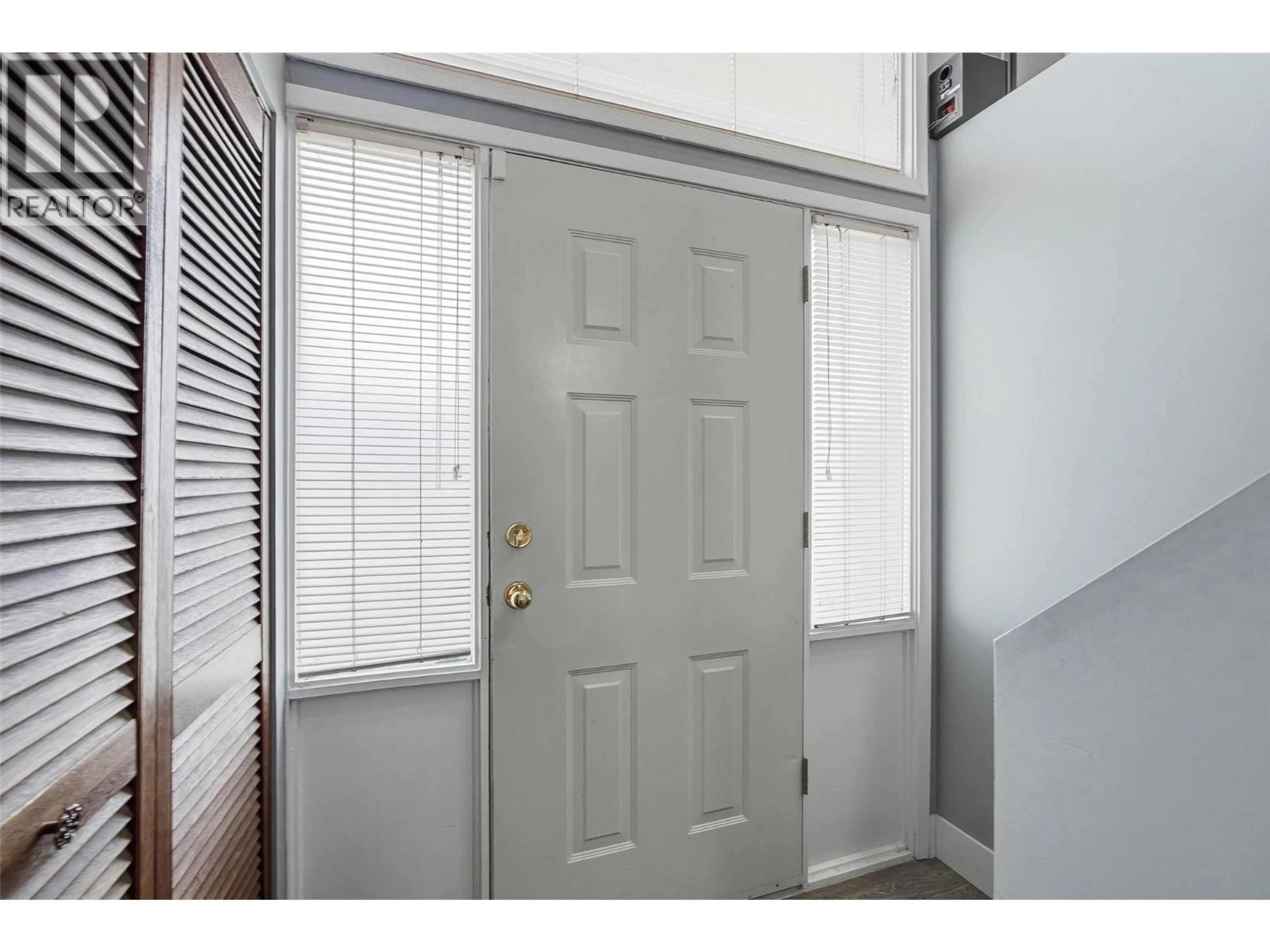 Indoor entryway for 1801 HAMILTON AVENUE, Merritt British Columbia V1K1B8