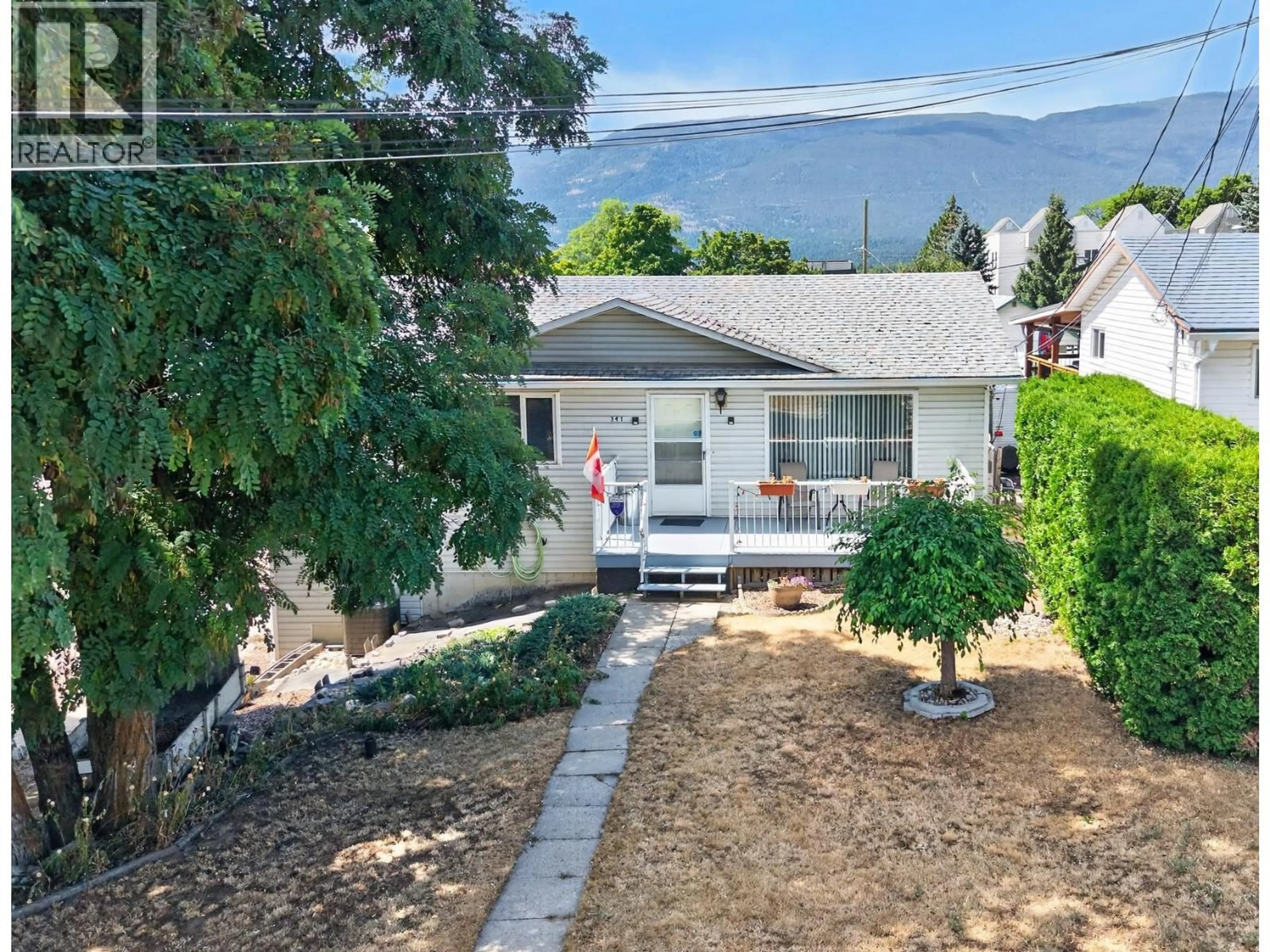 A pic from outside/outdoor area/front of a property/back of a property/a pic from drone, mountain view for 341 2 STREET SOUTHEAST, Salmon Arm British Columbia V1E4H3