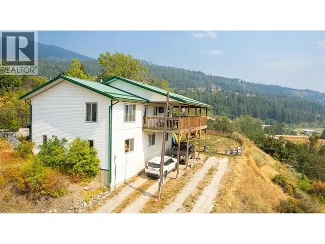 4840 LOWER WYNNDEL ROAD, Wynndel 5