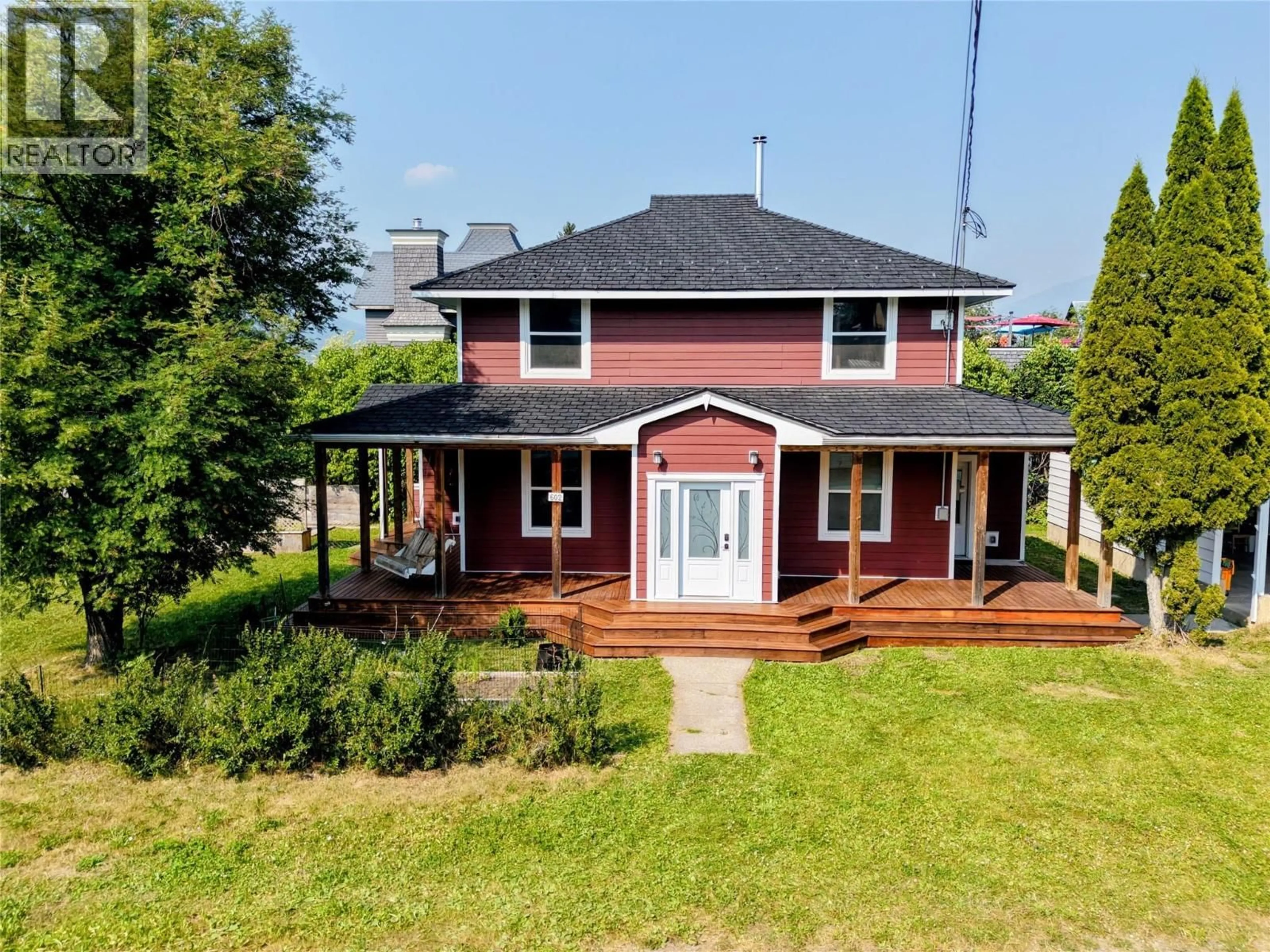 A pic from outside/outdoor area/front of a property/back of a property/a pic from drone, street for 602 5 AVENUE, Fernie British Columbia V0B1M0