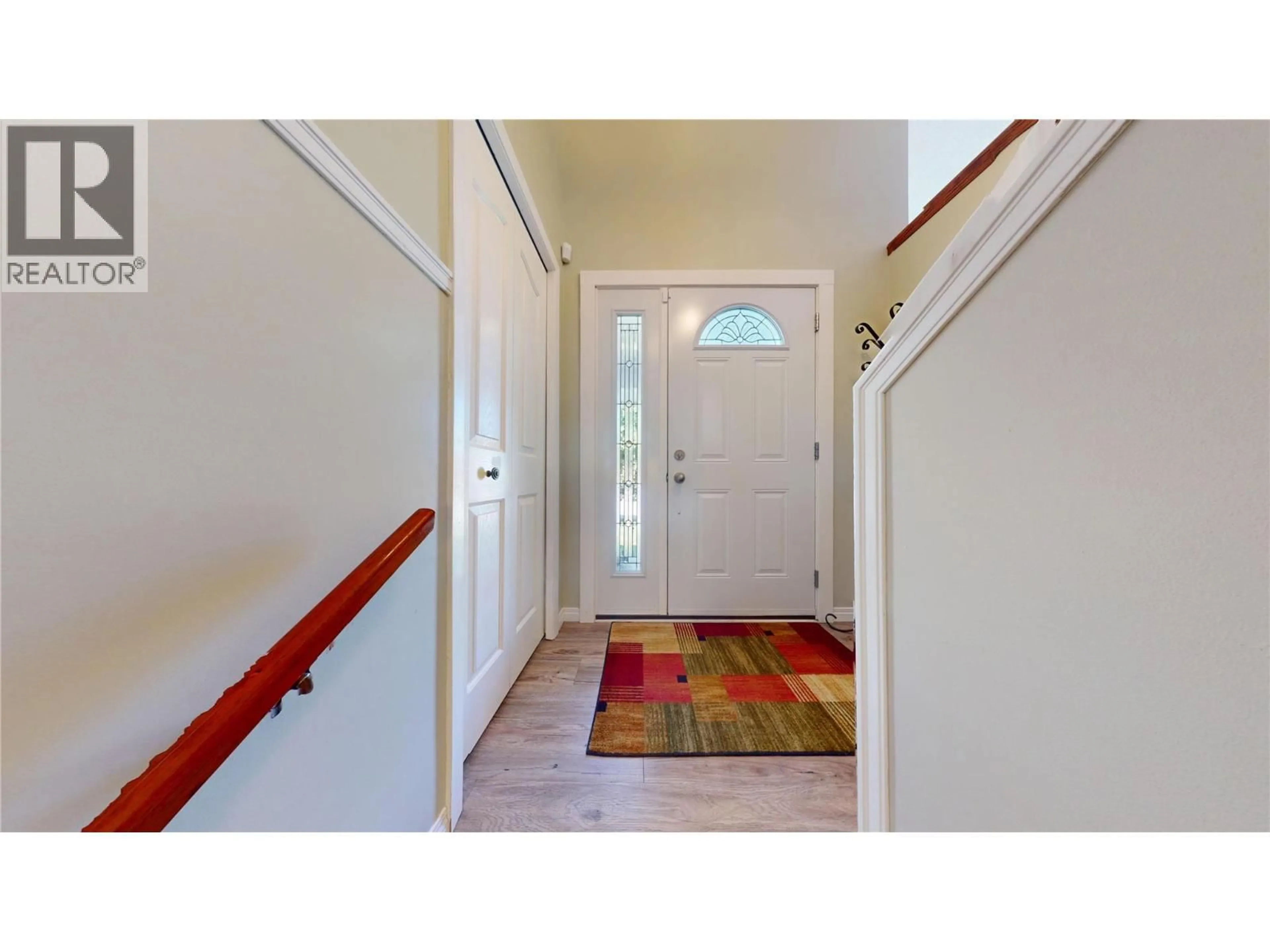 Indoor entryway for 1317 16TH STREET SOUTH, Cranbrook British Columbia V1C5K5