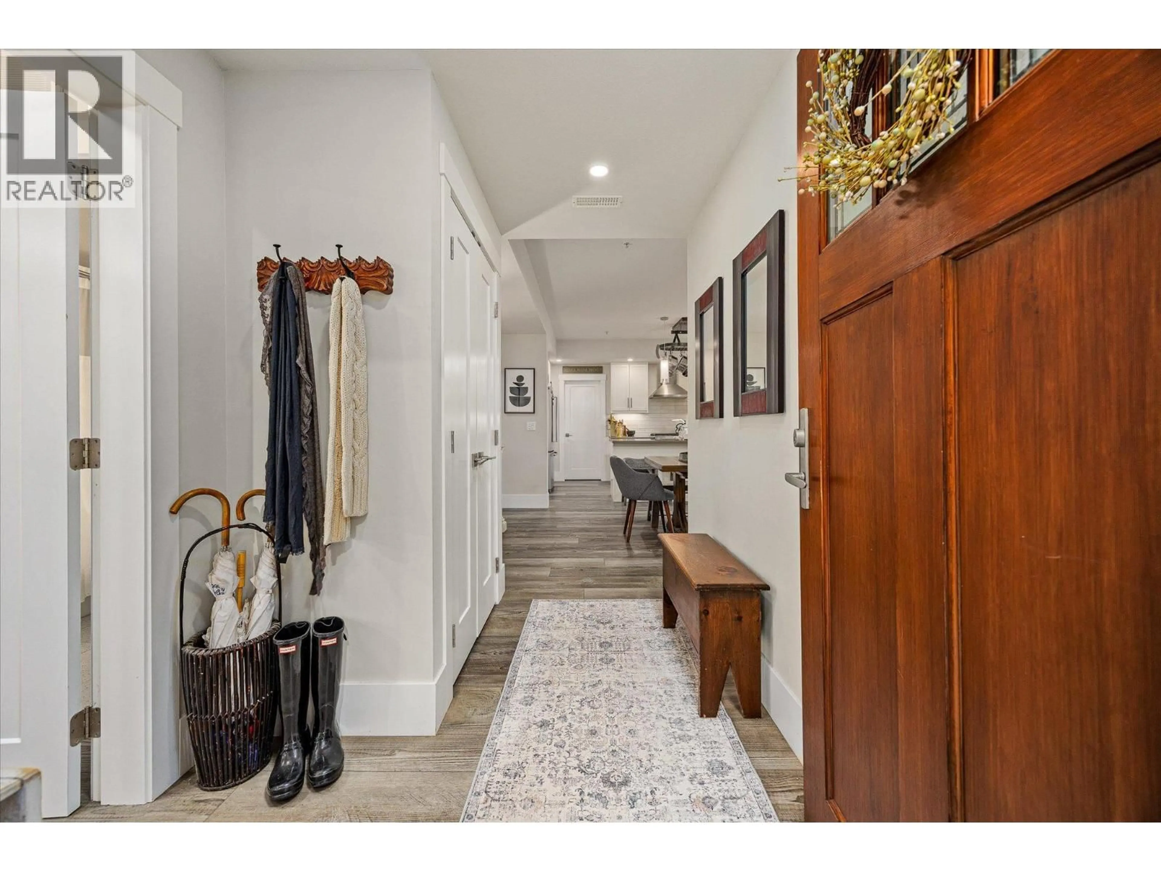 Indoor entryway for 210 - 4000 REDSTONE CRESCENT, Peachland British Columbia V0H1X5