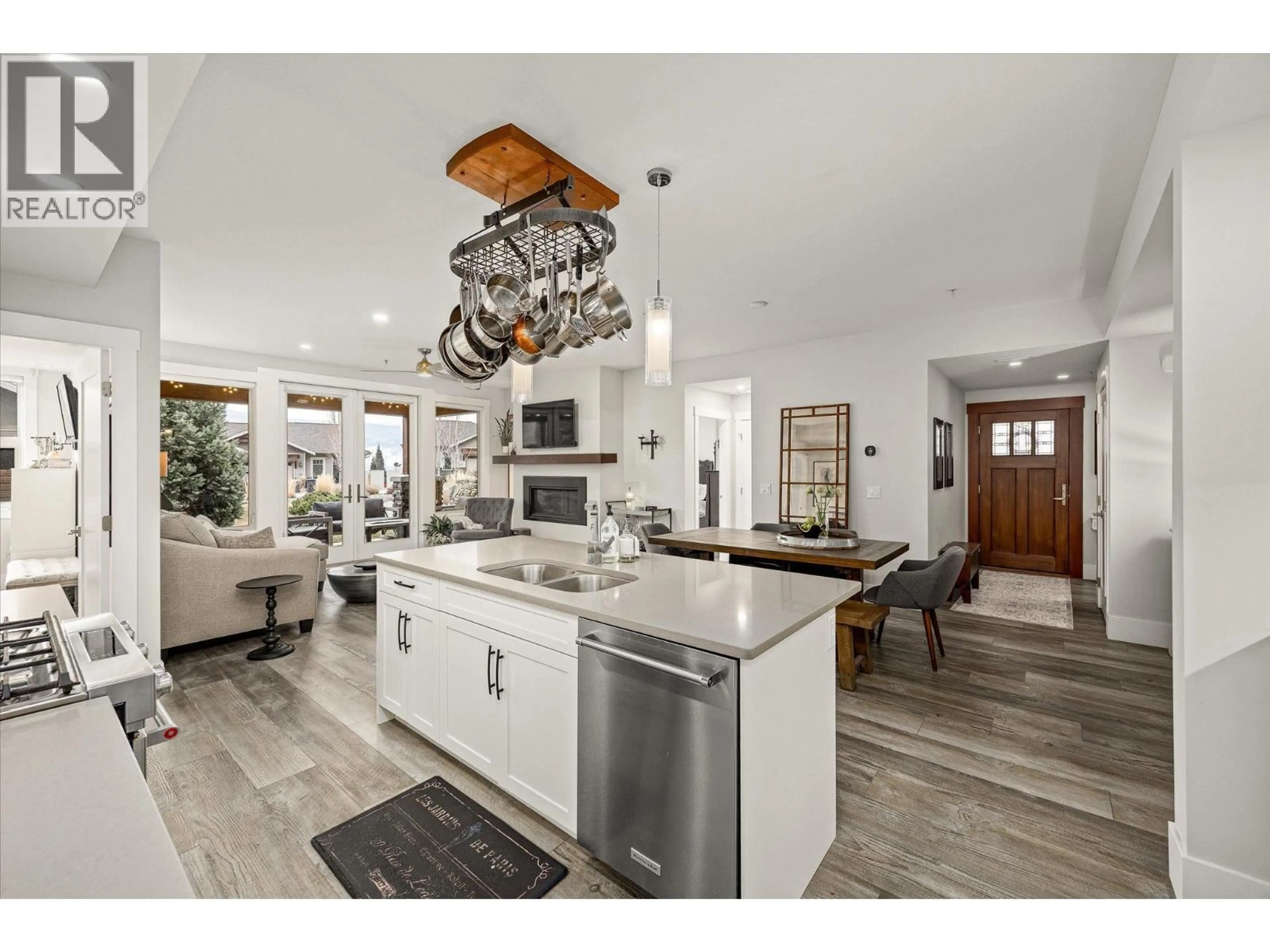 Open concept kitchen, unknown for 210 - 4000 REDSTONE CRESCENT, Peachland British Columbia V0H1X5