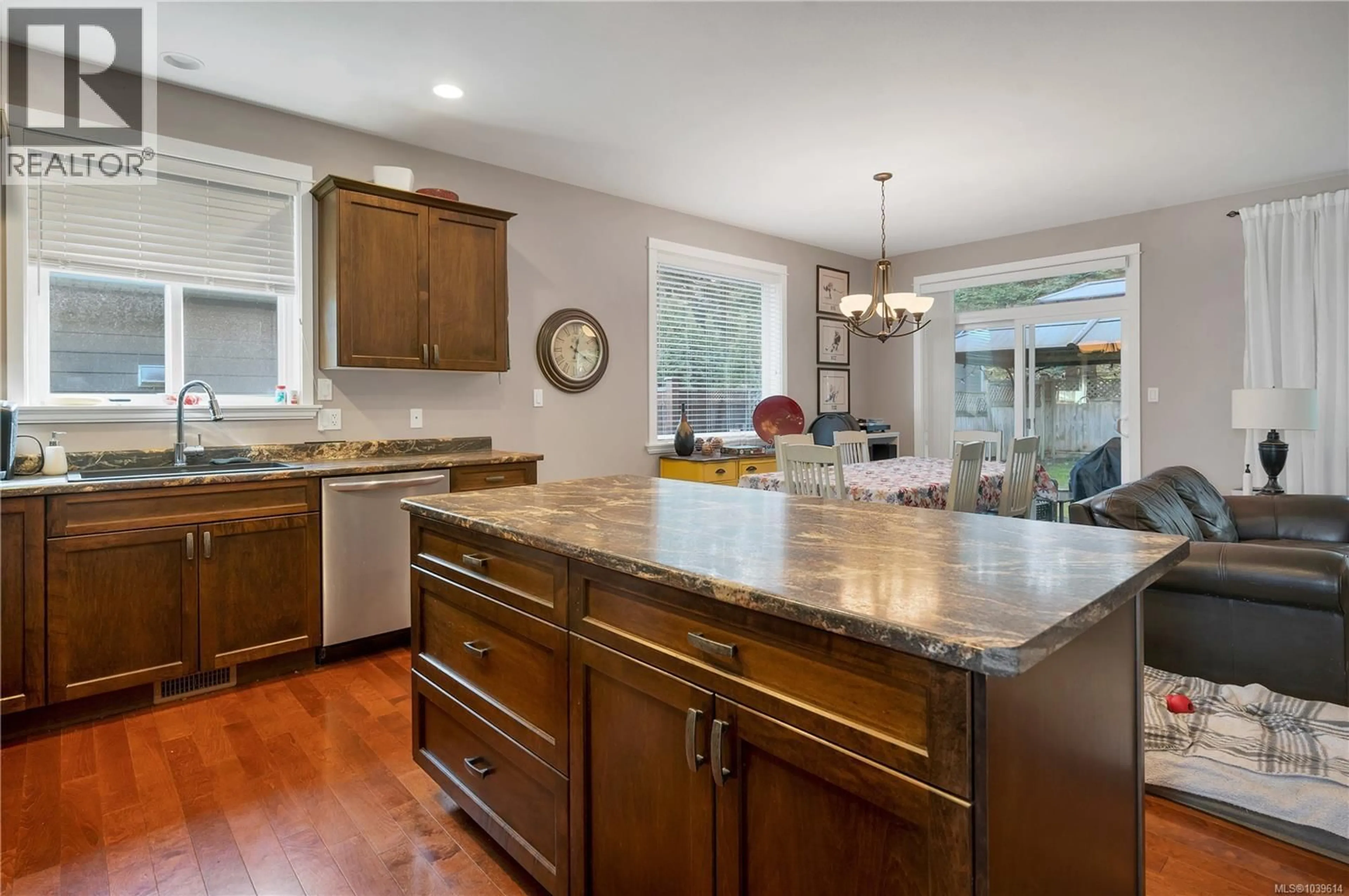 Open concept kitchen, unknown for 1037 CORDERO CRESCENT, Campbell River British Columbia V9H0B8