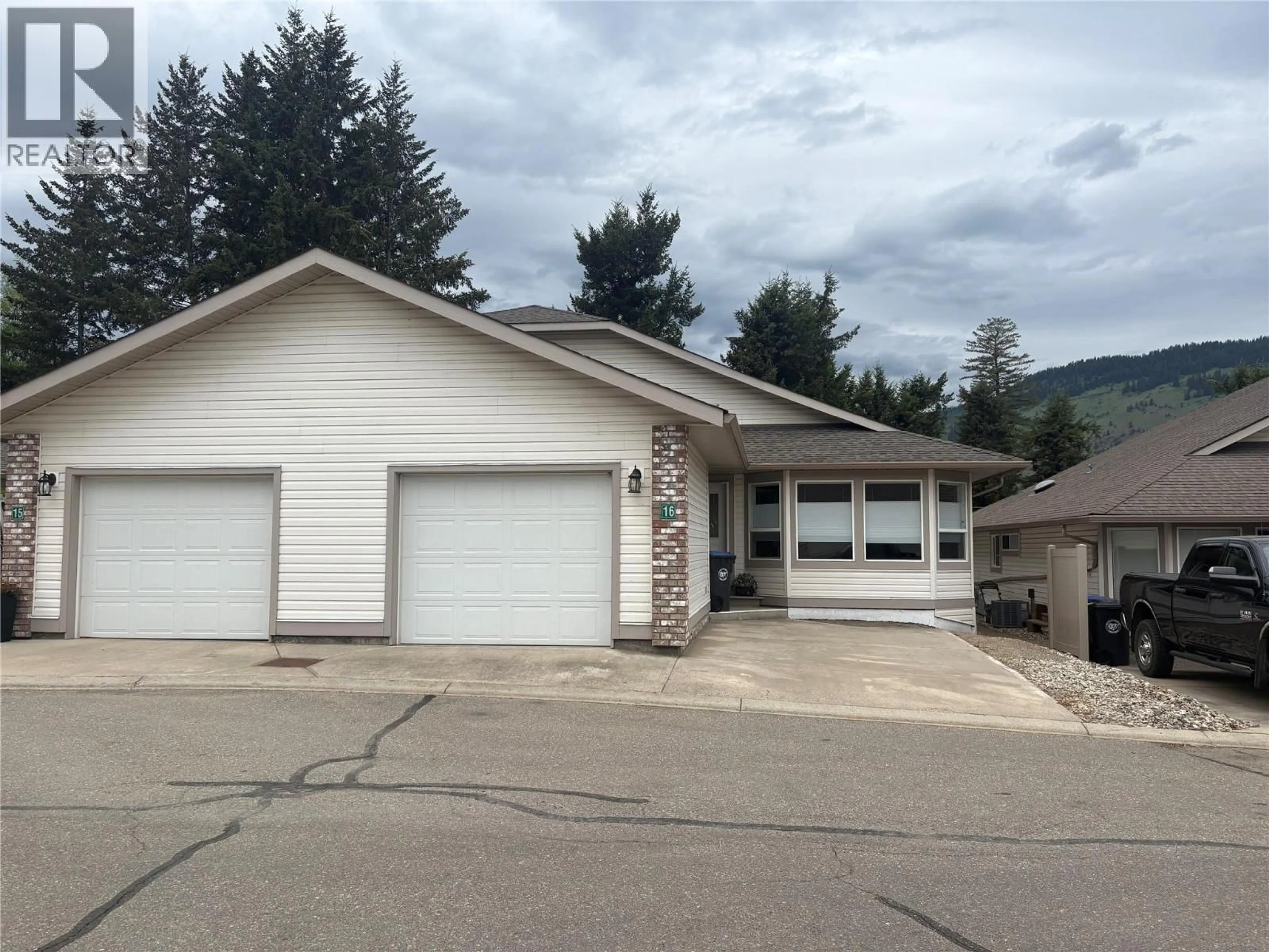 Indoor garage for 16 - 312 ARBUTUS STREET, Chase British Columbia V0E1M0