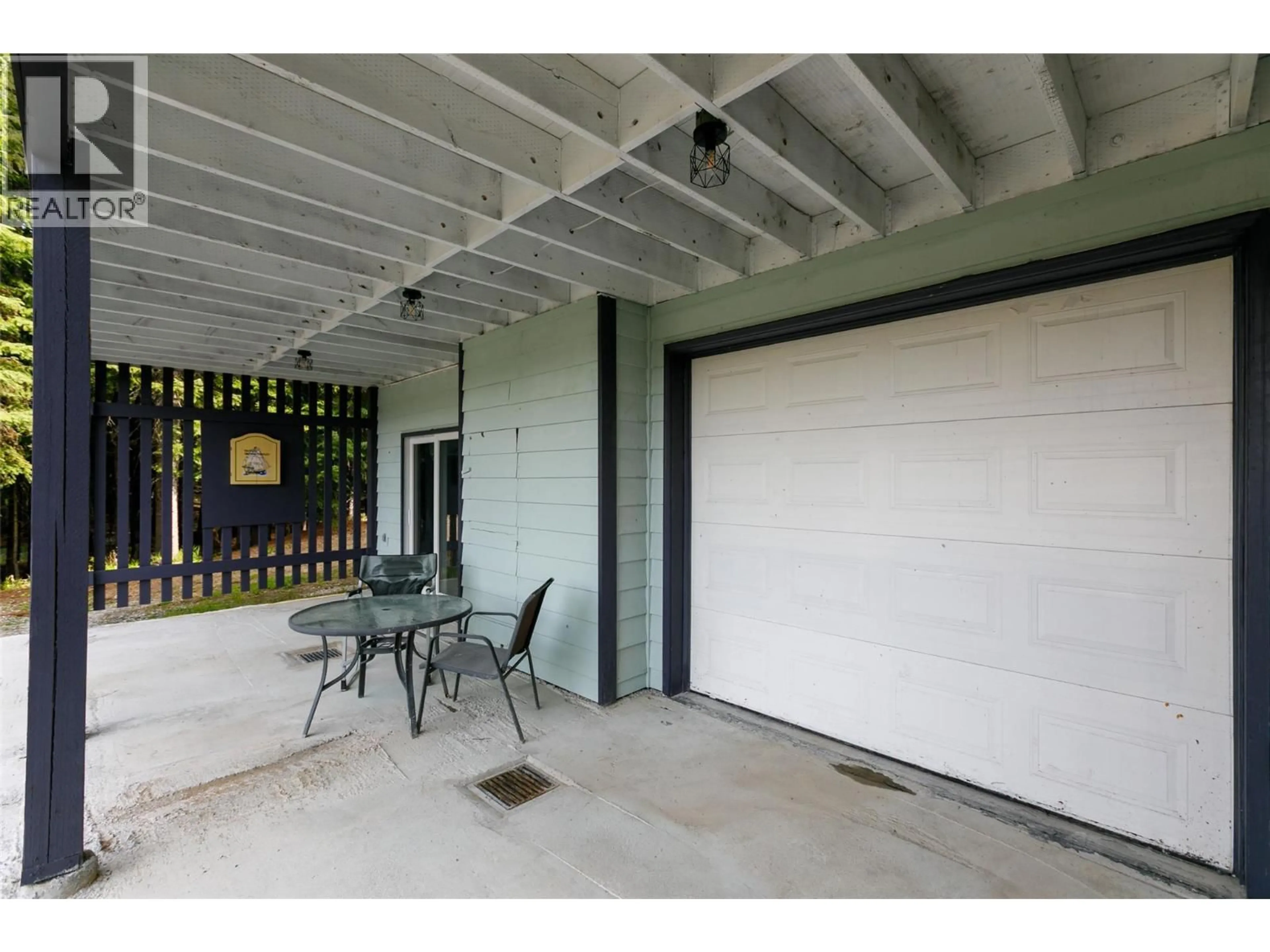 Indoor garage for 9315 PARADISE ROAD, Kelowna British Columbia V0H1N1
