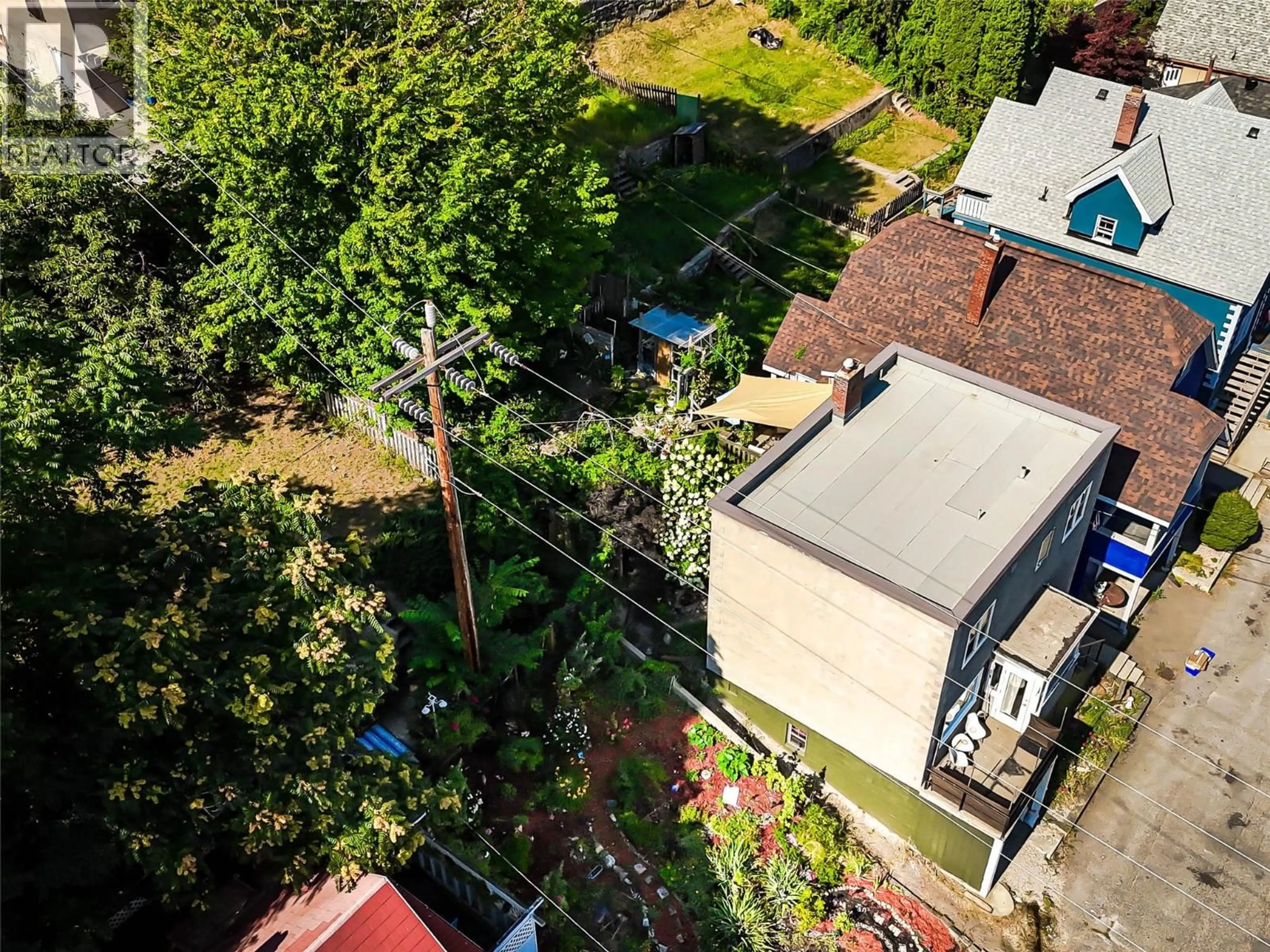 A pic from outside/outdoor area/front of a property/back of a property/a pic from drone, city buildings view from balcony for 962 NELSON AVENUE, Trail British Columbia V1R3H2