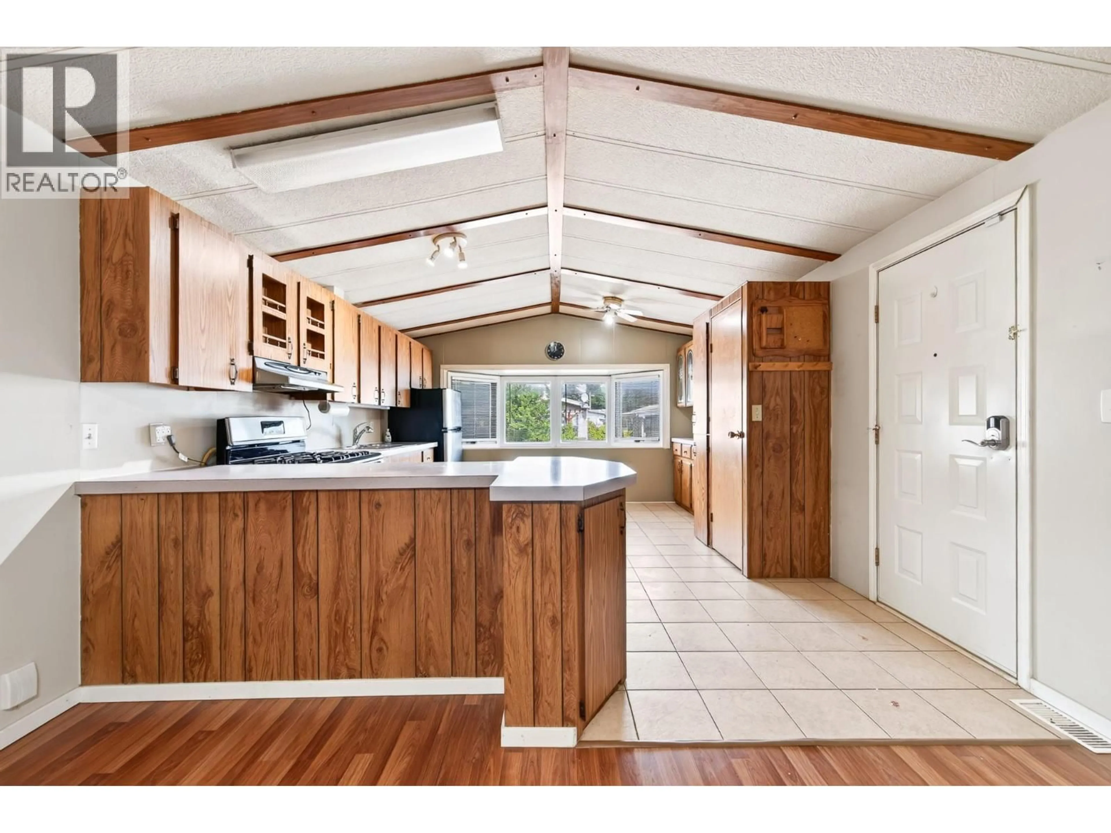 Open concept kitchen, unknown for 5280 69 AVENUE NORTHEAST, Salmon Arm British Columbia V0E1K0
