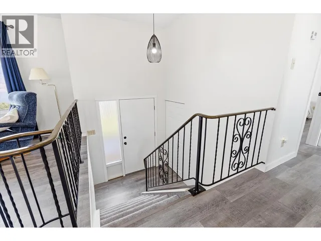 13620 COOKE AVENUE, Summerland 5