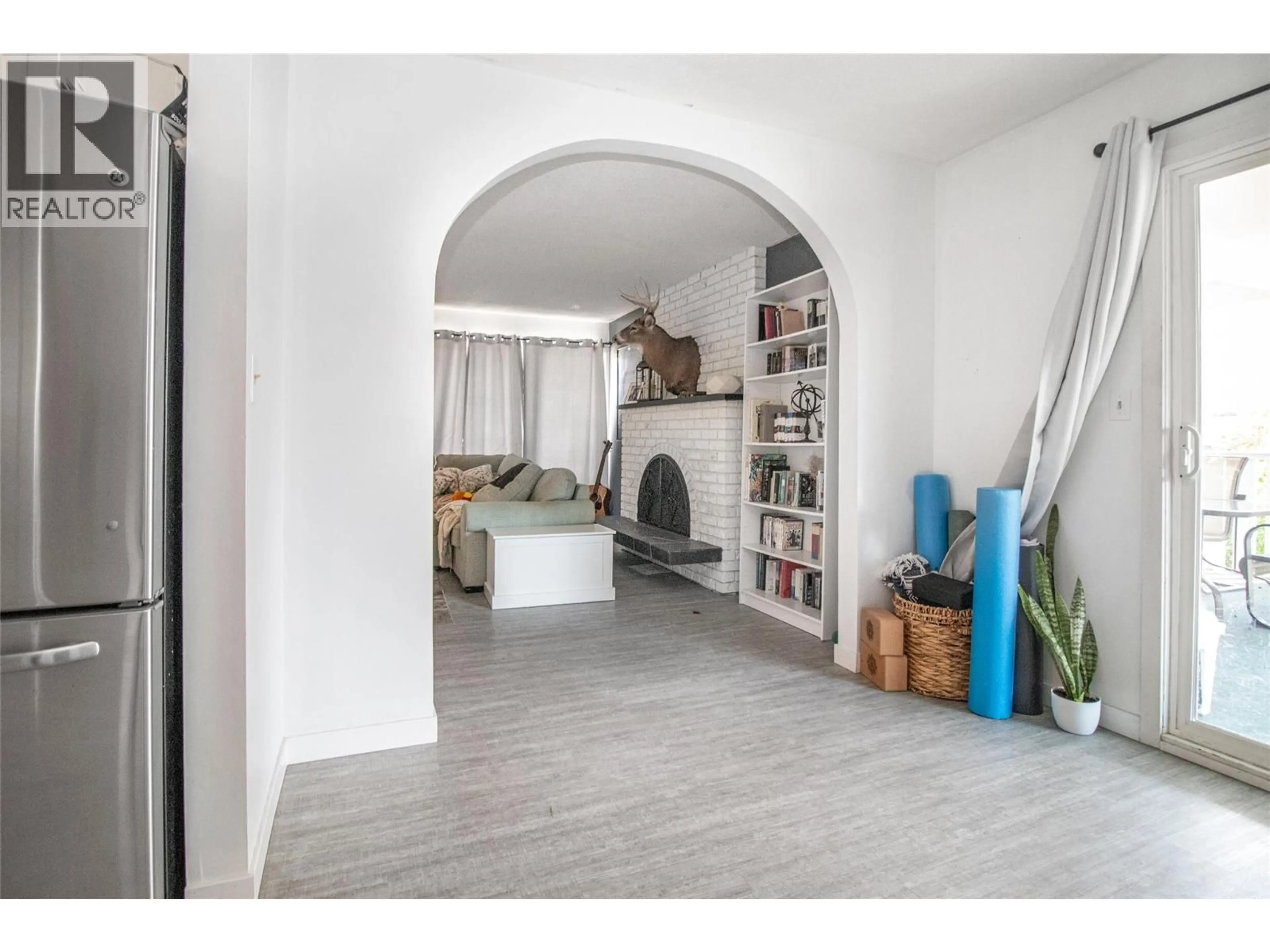 Indoor entryway for 700 MATT ROAD, Kelowna British Columbia V1X3V9