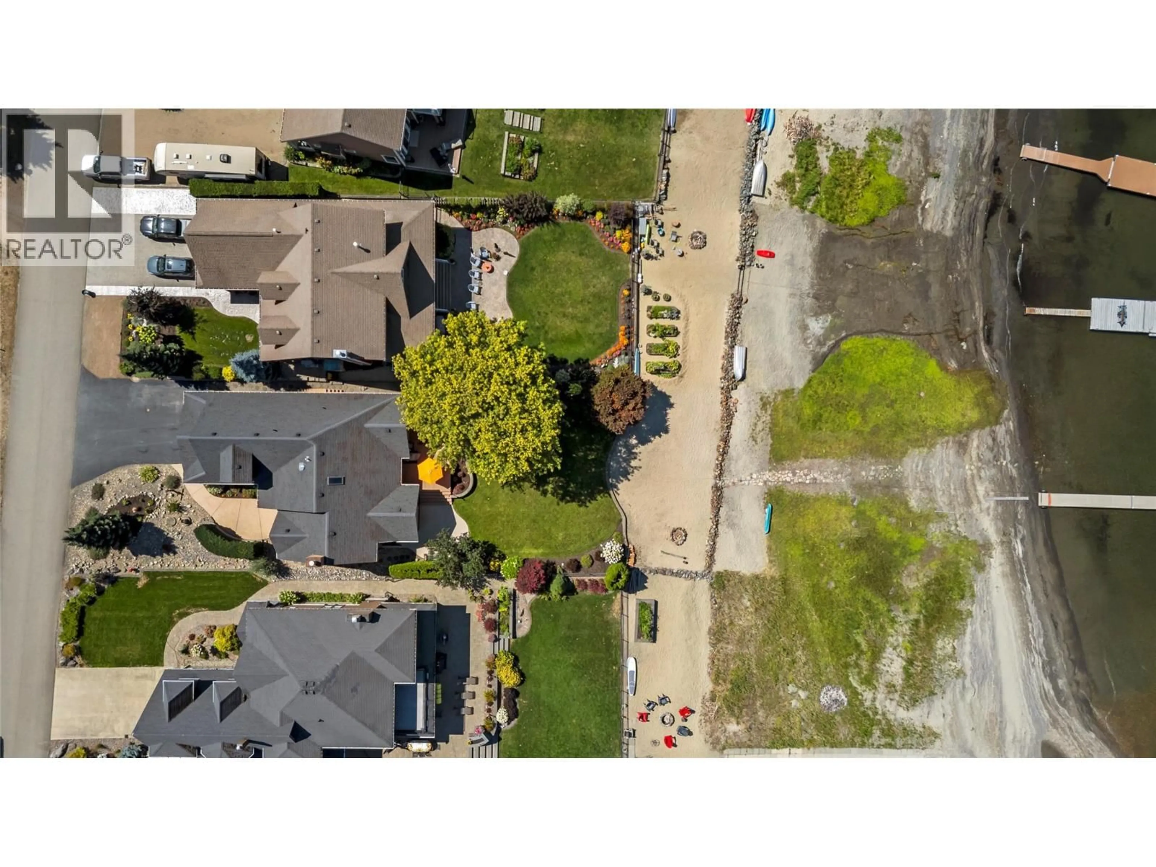 A pic from outside/outdoor area/front of a property/back of a property/a pic from drone, street for 6 - 1171 DIEPPE ROAD, Sorrento British Columbia V0E2W0
