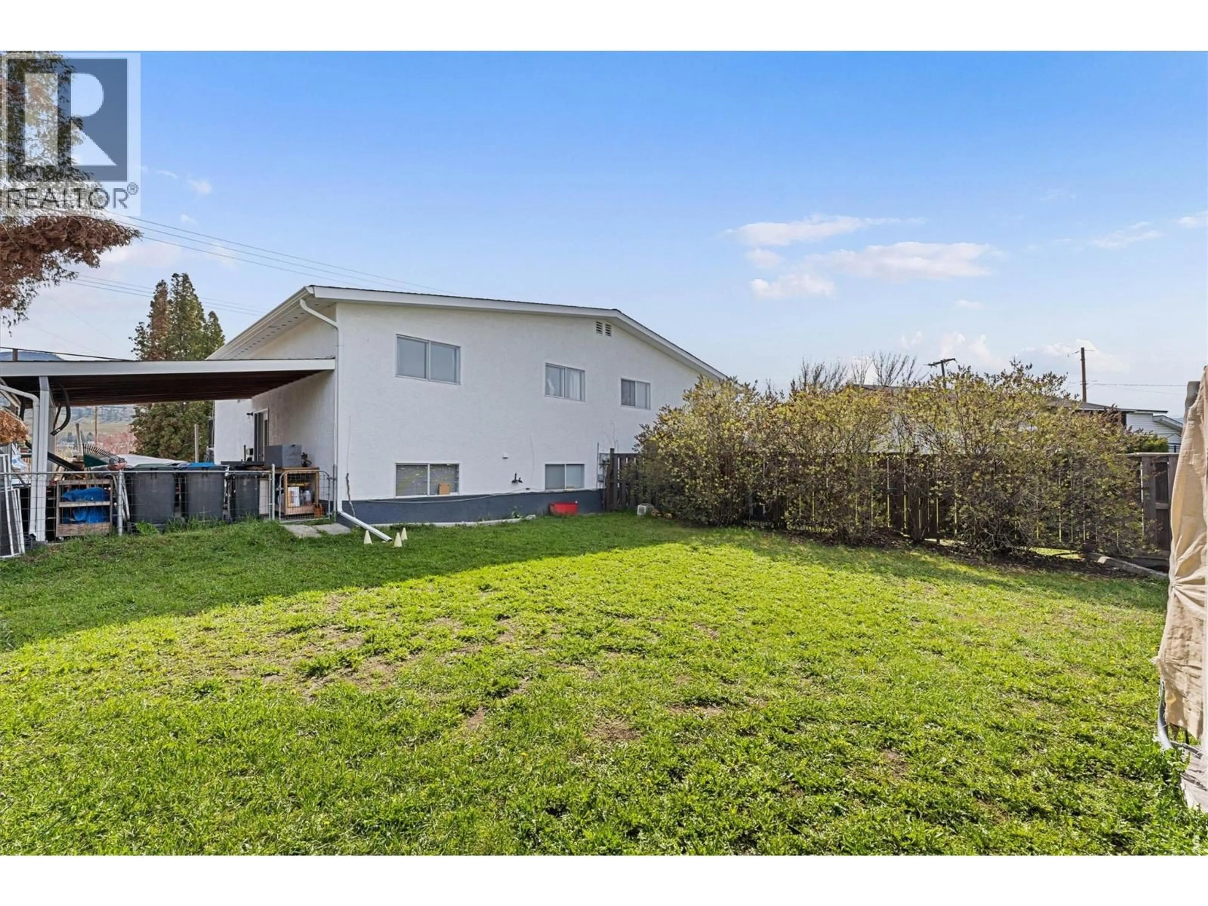 A pic from outside/outdoor area/front of a property/back of a property/a pic from drone, unknown for 600 - 602 RUTLAND ROAD SOUTH, Kelowna British Columbia V1X3A3