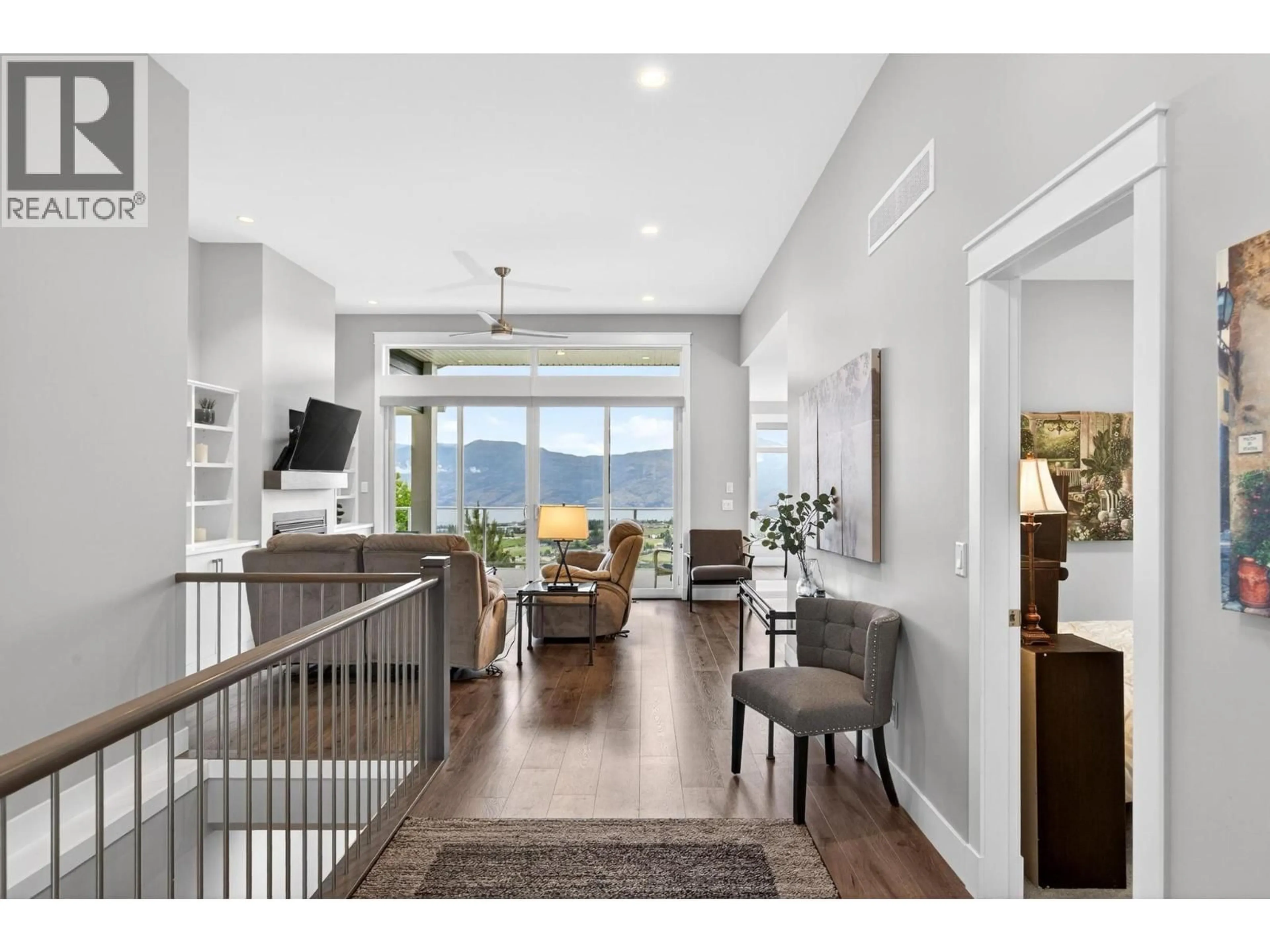 Indoor entryway for 2843 COPPER RIDGE DRIVE, Kelowna British Columbia V4T0E7