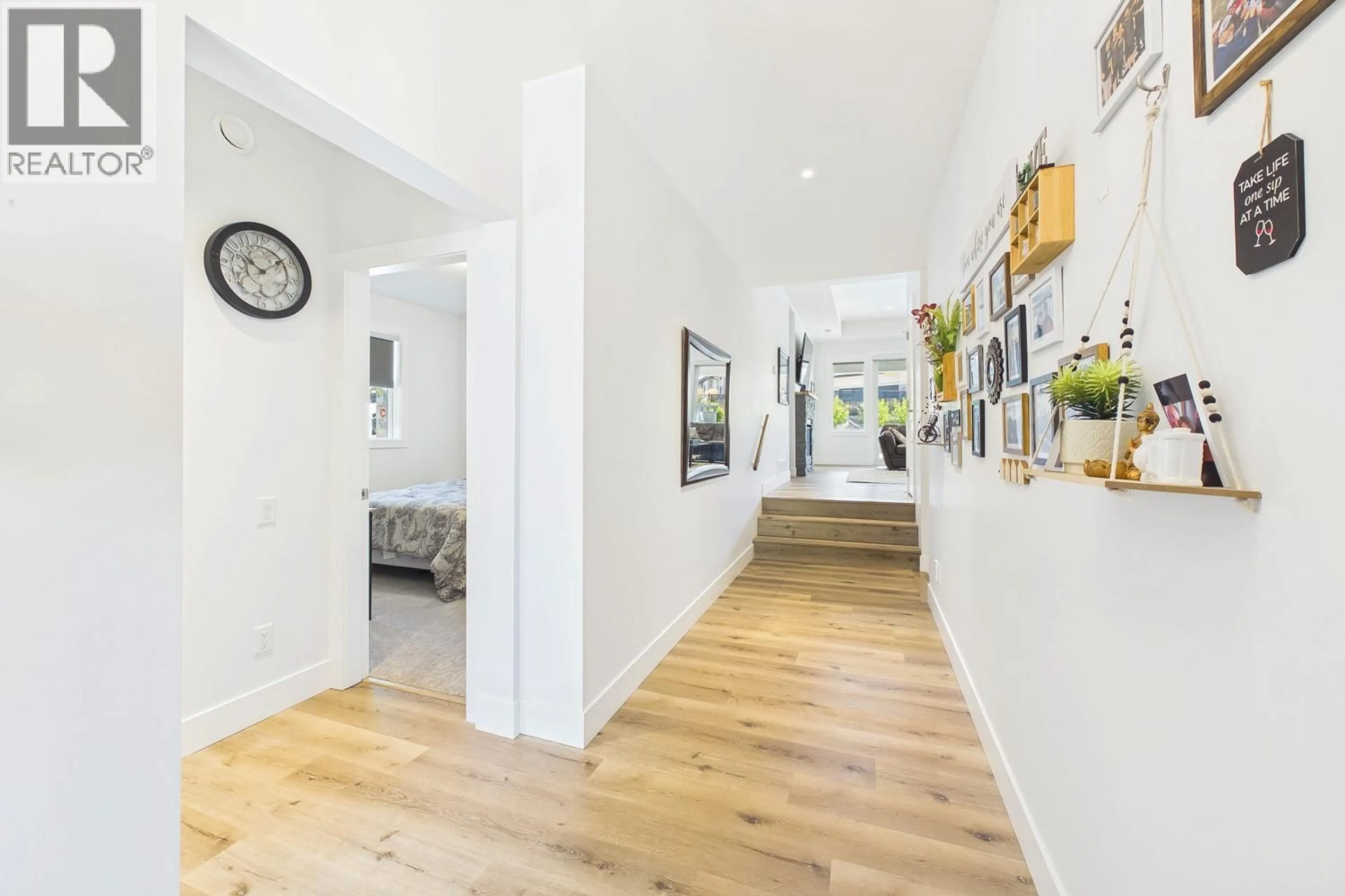 Indoor entryway for 187 ECHO RIDGE DRIVE, Kelowna British Columbia V1V0C9