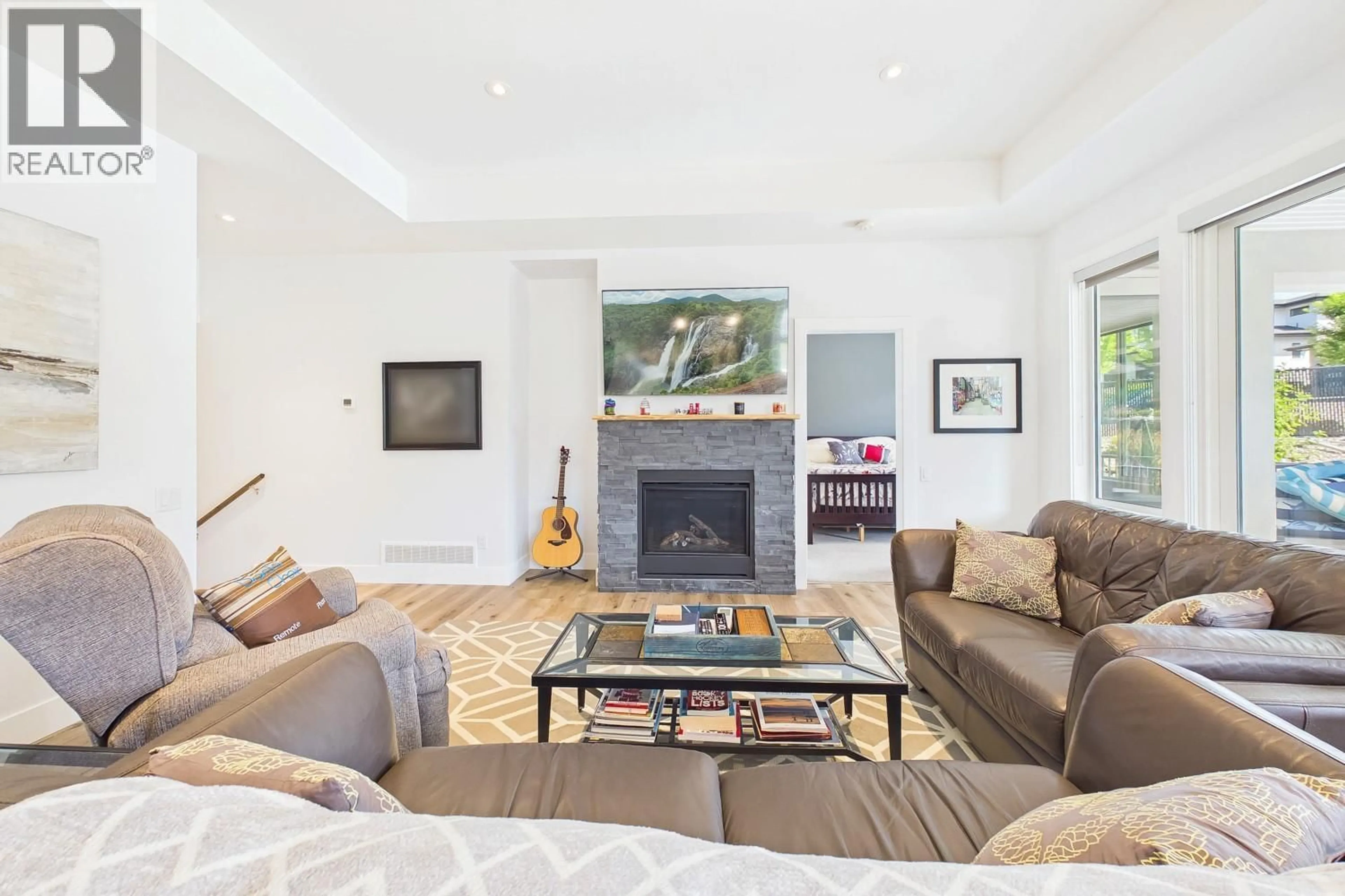 Living room with furniture, unknown for 187 ECHO RIDGE DRIVE, Kelowna British Columbia V1V0C9