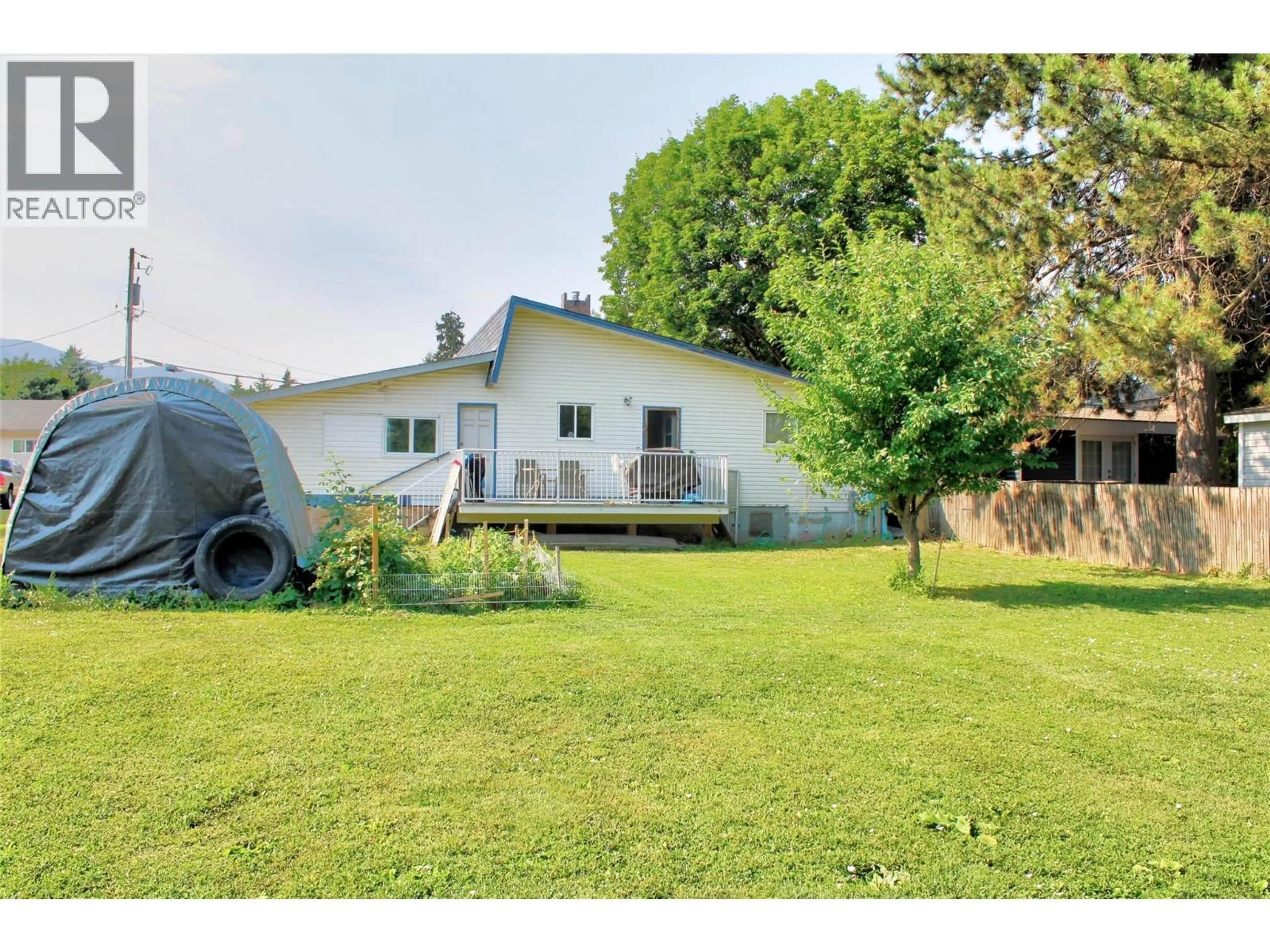 A pic from outside/outdoor area/front of a property/back of a property/a pic from drone, unknown for 2860 WILLOWDALE DRIVE, Armstrong British Columbia V4Y0H2