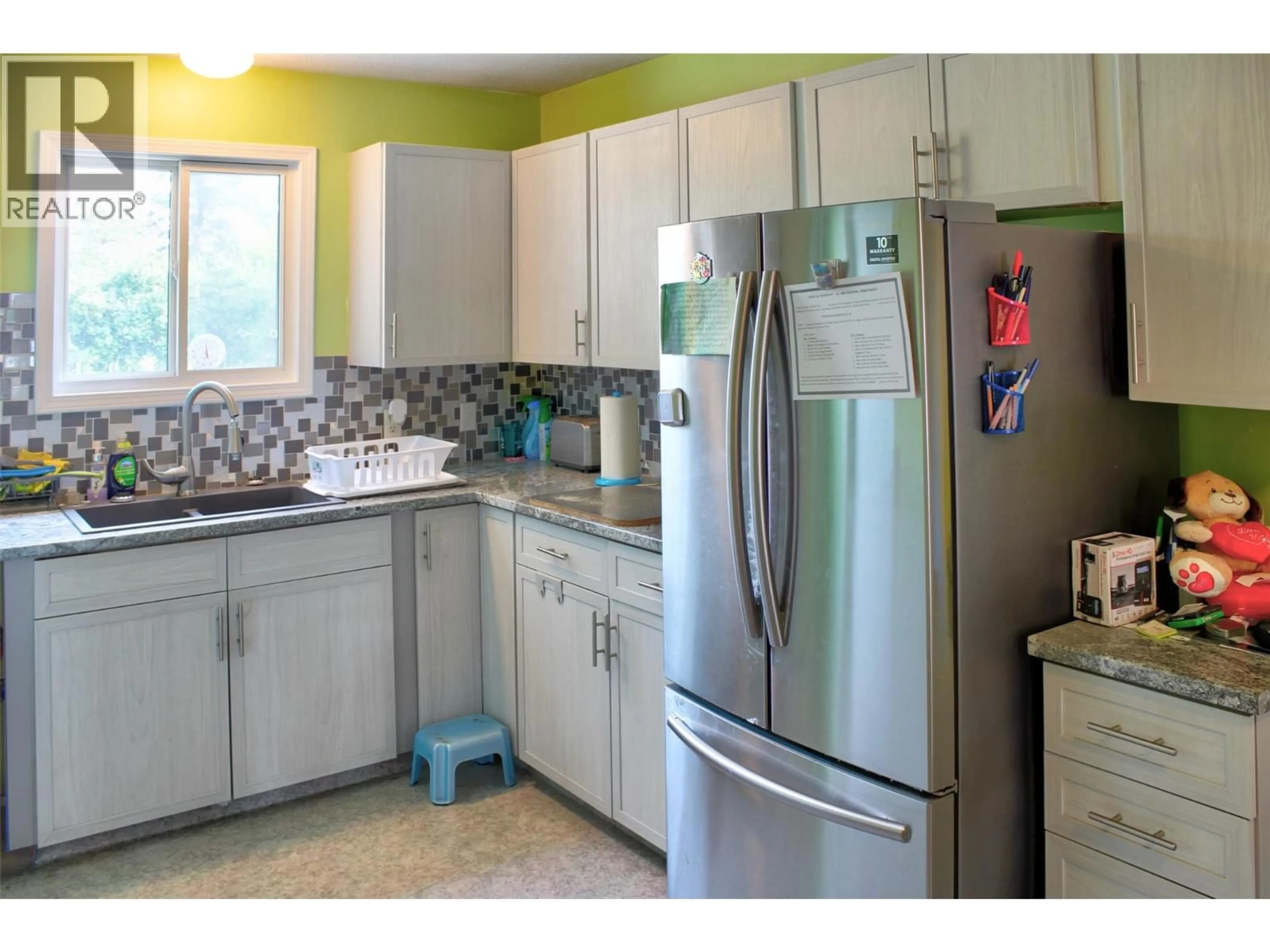 Standard kitchen, unknown for 2860 WILLOWDALE DRIVE, Armstrong British Columbia V4Y0H2