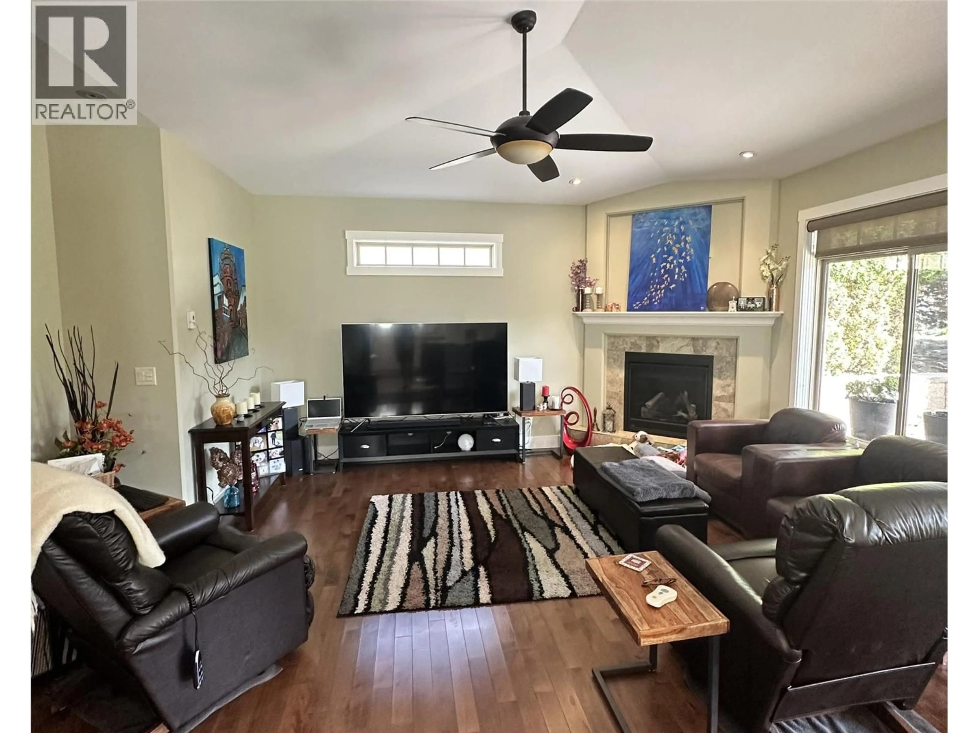Living room with furniture, unknown for 34 - 6833 MEADOWS DRIVE, Oliver British Columbia V0H1T4