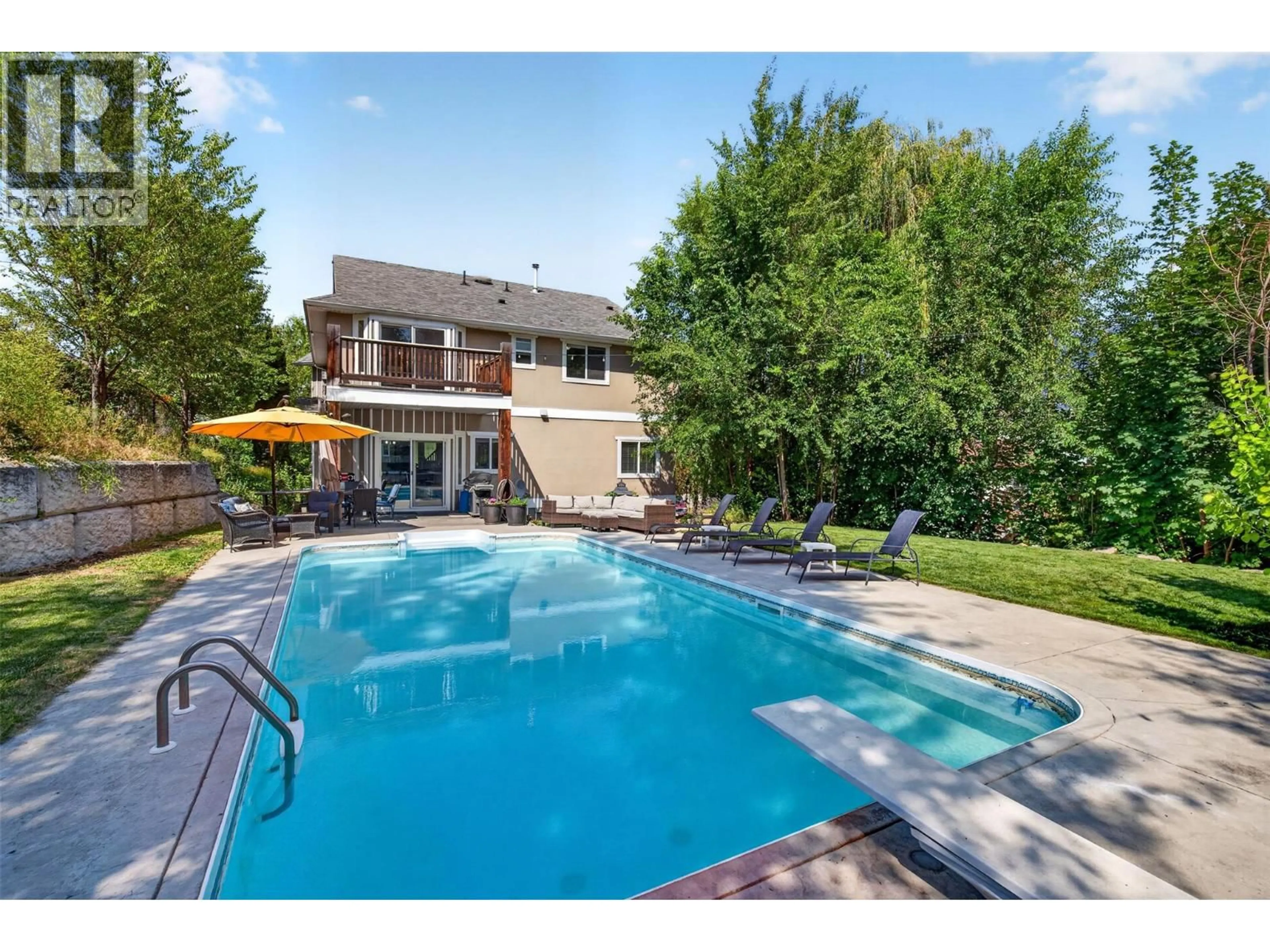 Pool for 1669 AUTUMN ROAD, Kelowna British Columbia V1P1E8