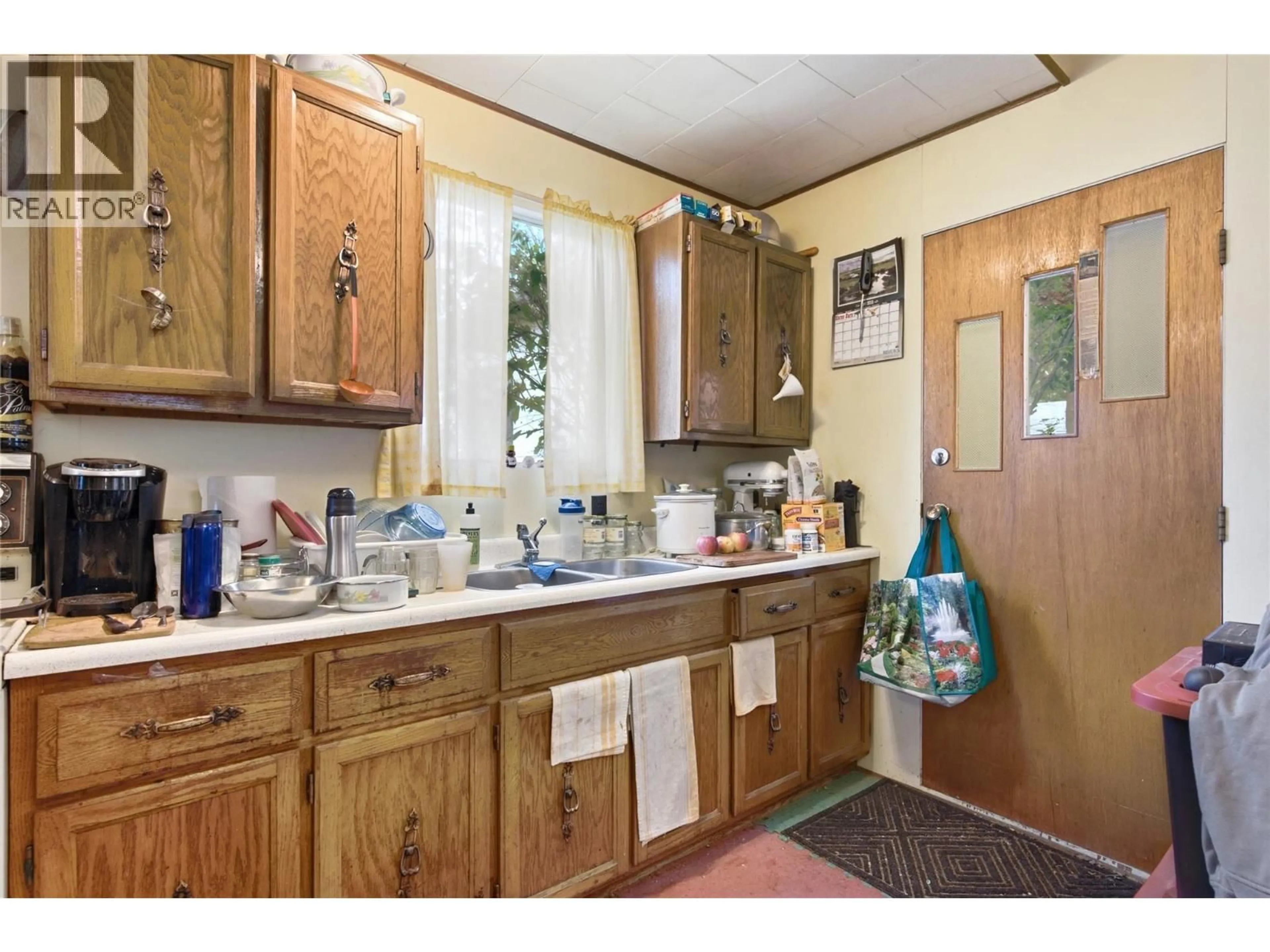Standard kitchen, unknown for 252 6TH STREET, Ashcroft British Columbia V0K1A0