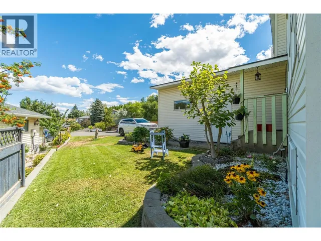 1579 NAPIER PLACE, Kamloops 3