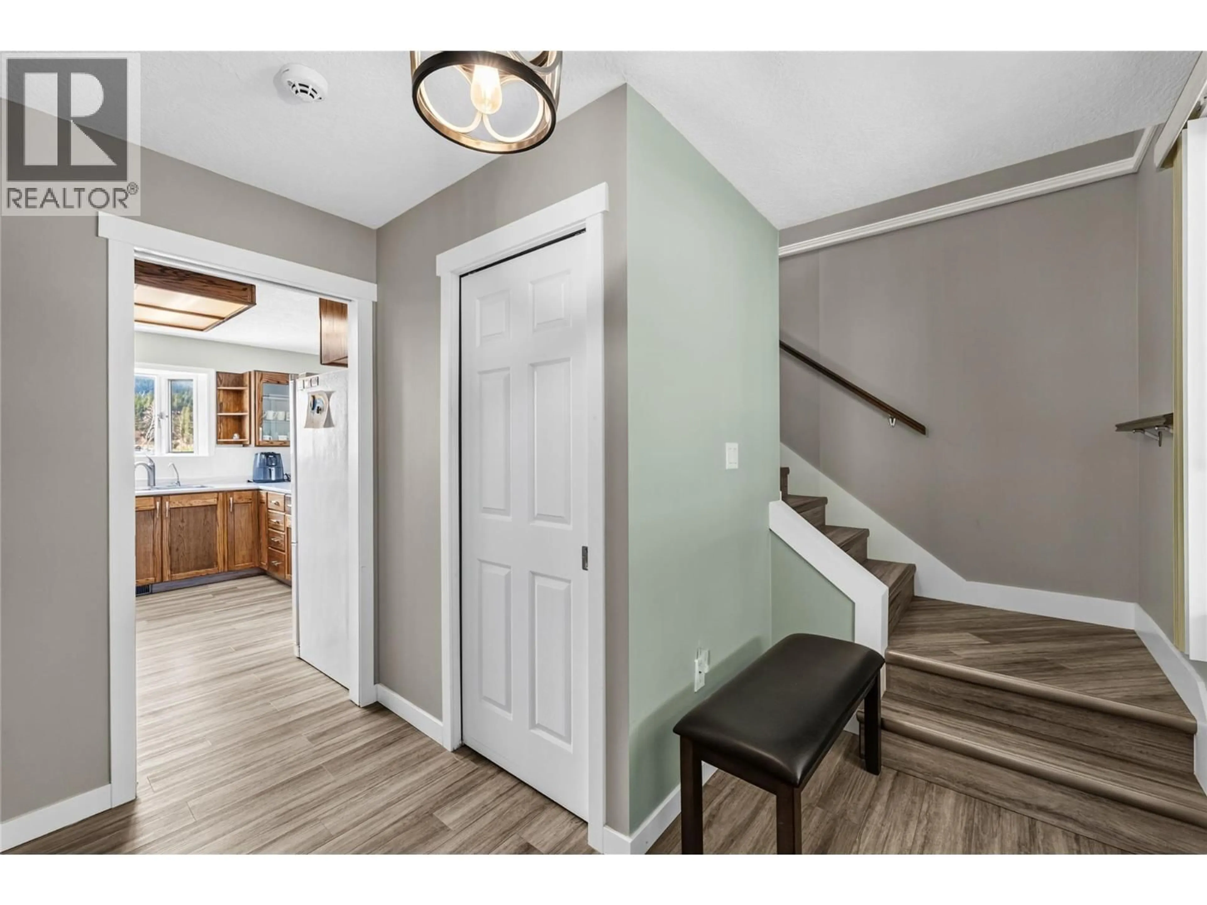 Indoor entryway for 1888 NICOLLS ROAD, Merritt British Columbia V1K1B8