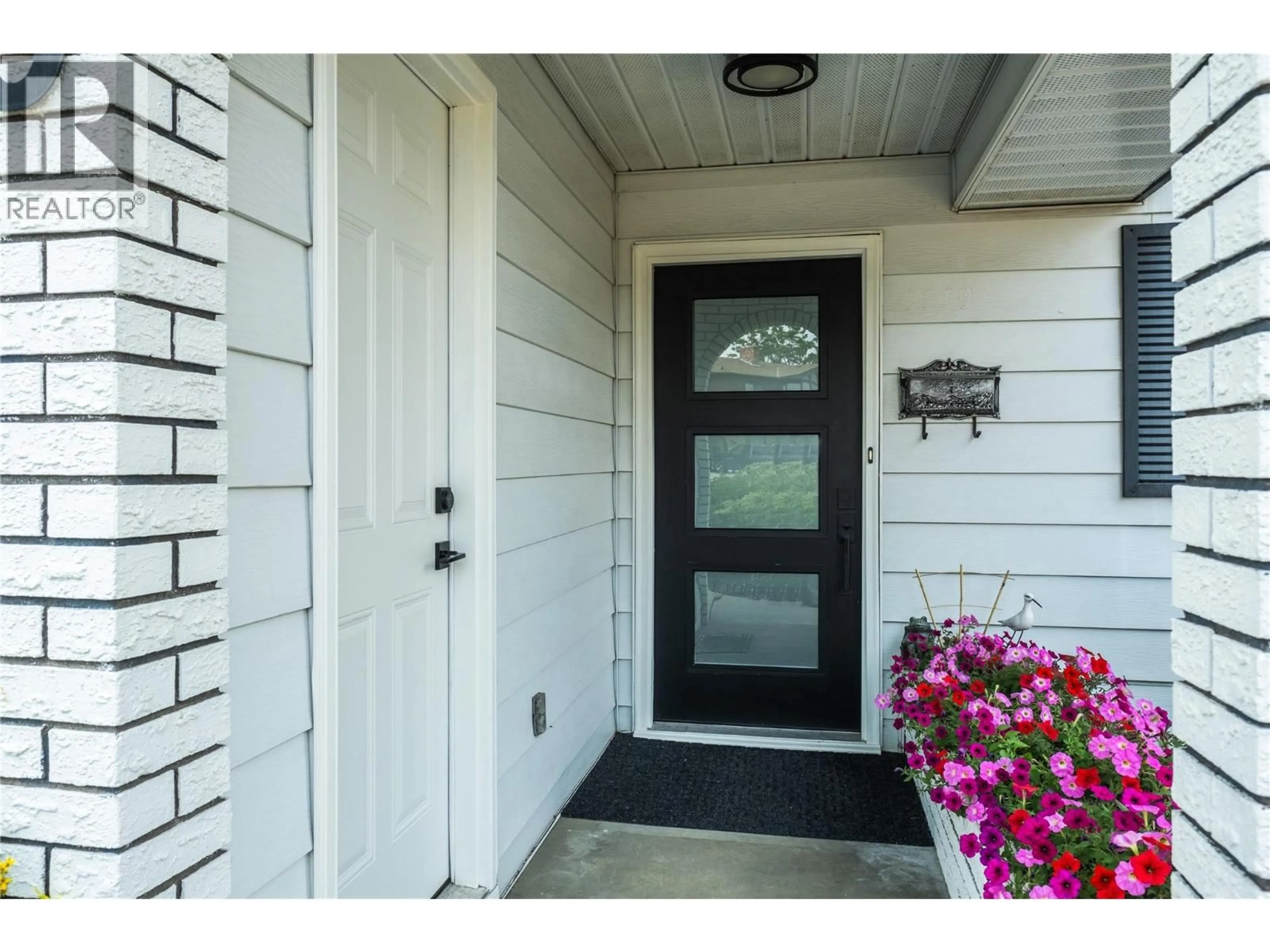 Indoor entryway for 4119 15 AVENUE, Vernon British Columbia V1T8H1