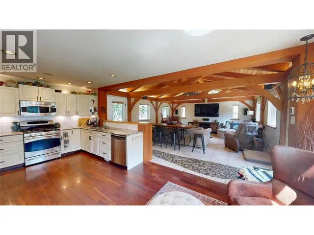 4200 WILKS ROAD, Cranbrook 5