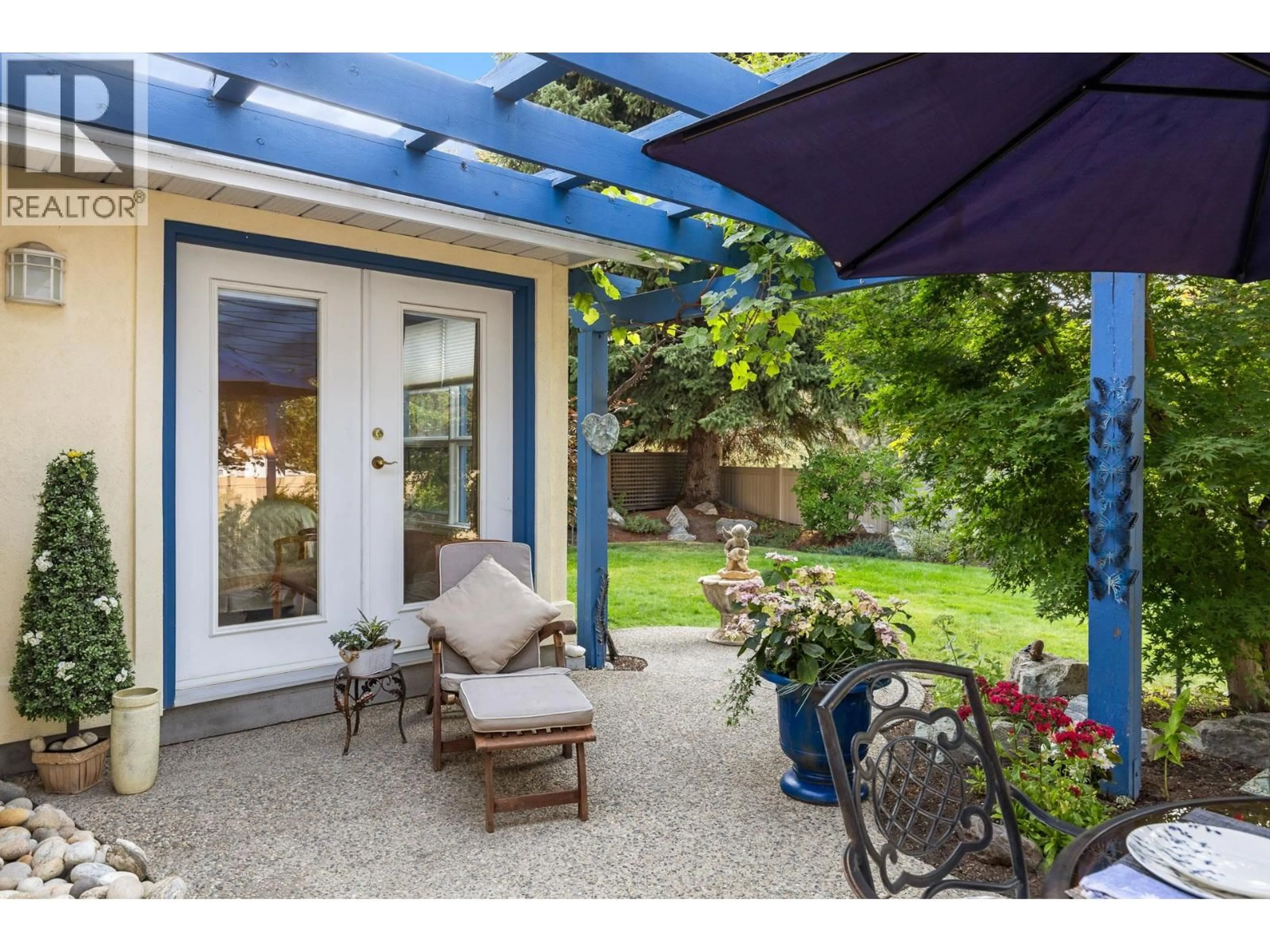 Patio, street for 4000 GALLAGHERS TERRACE, Kelowna British Columbia V1W3Z8