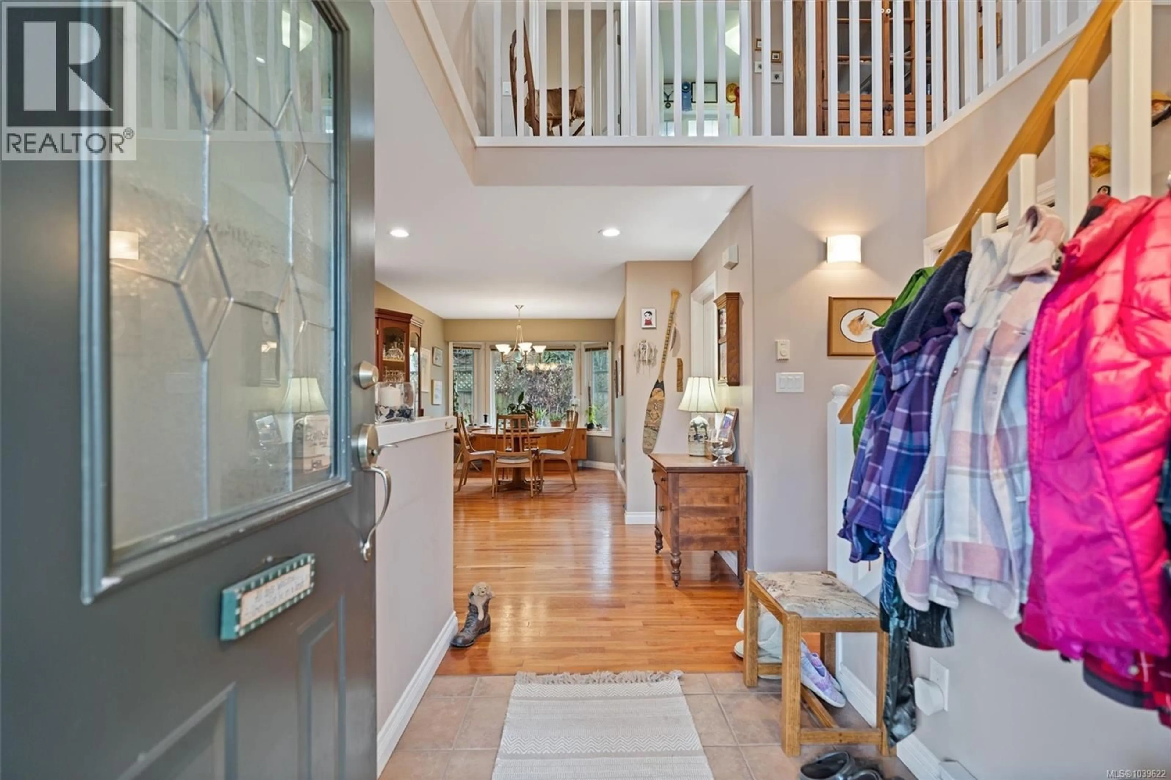 Indoor entryway for 10372 BOWERBANK ROAD, Sidney British Columbia V8L3L7