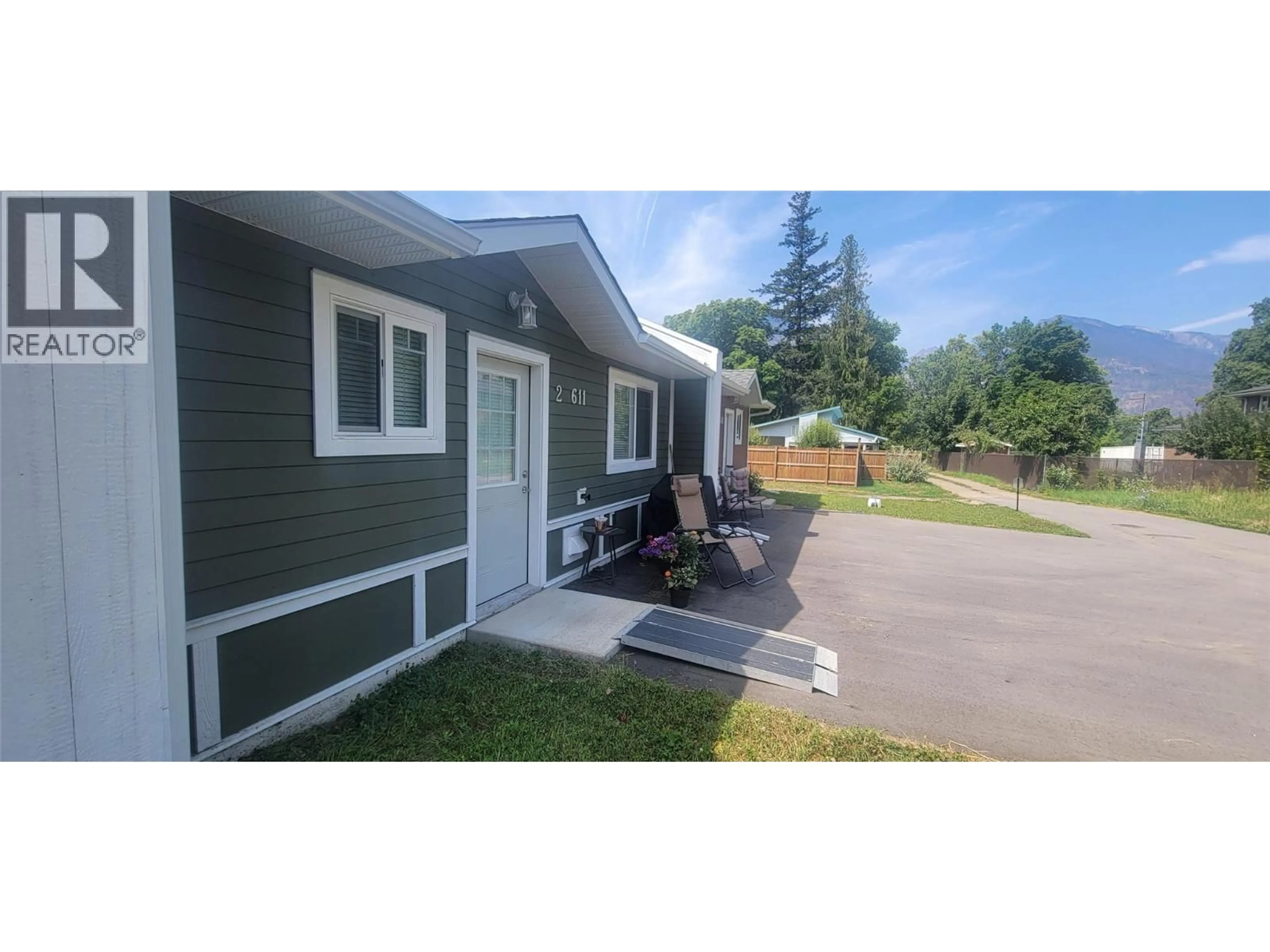 Home with vinyl exterior material, street for 3 - 611 CASLEY COURT, New Denver British Columbia V0G1S1