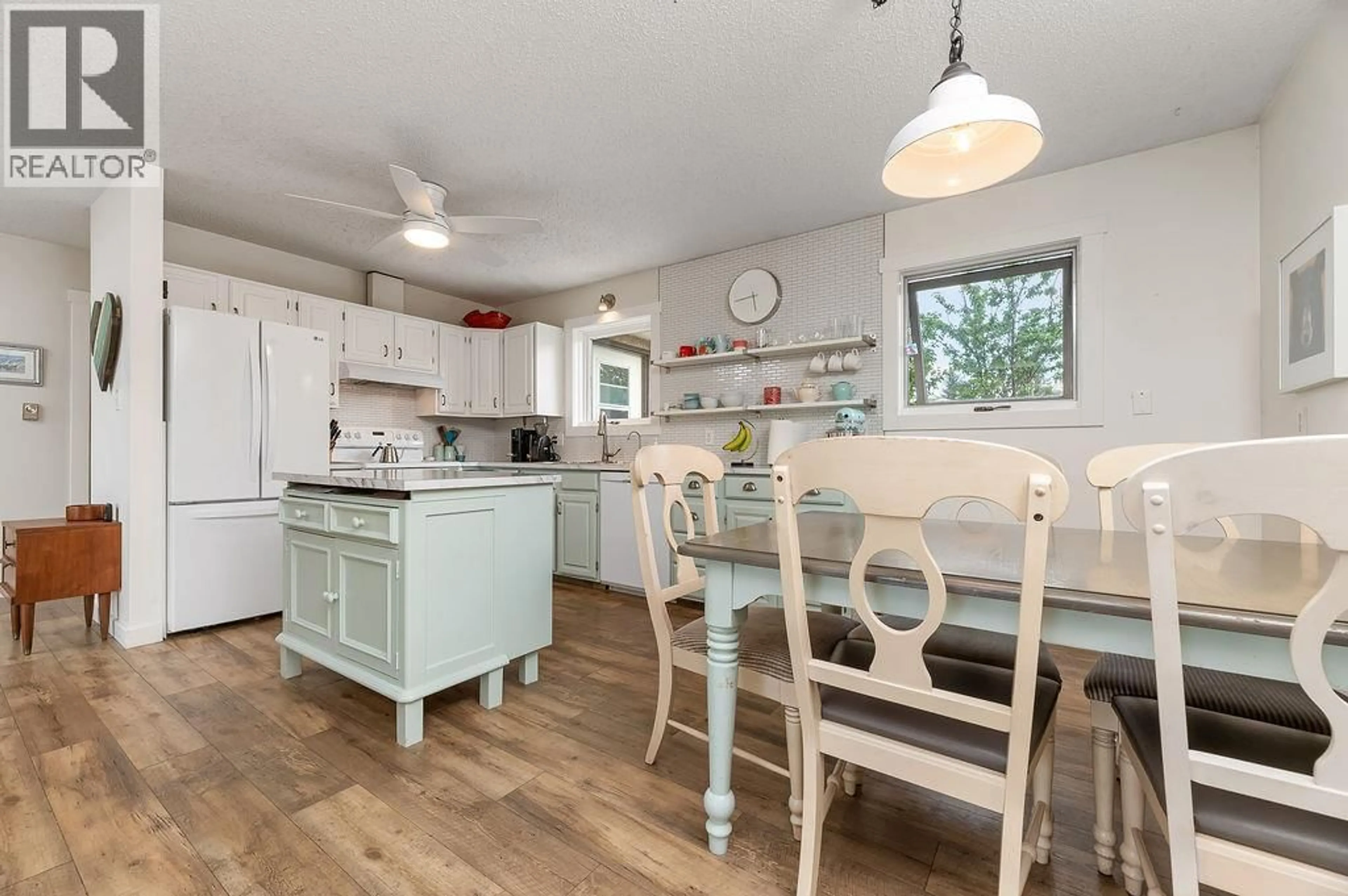 Open concept kitchen, unknown for 1110 6TH STREET SOUTH, Invermere British Columbia V0A1K0