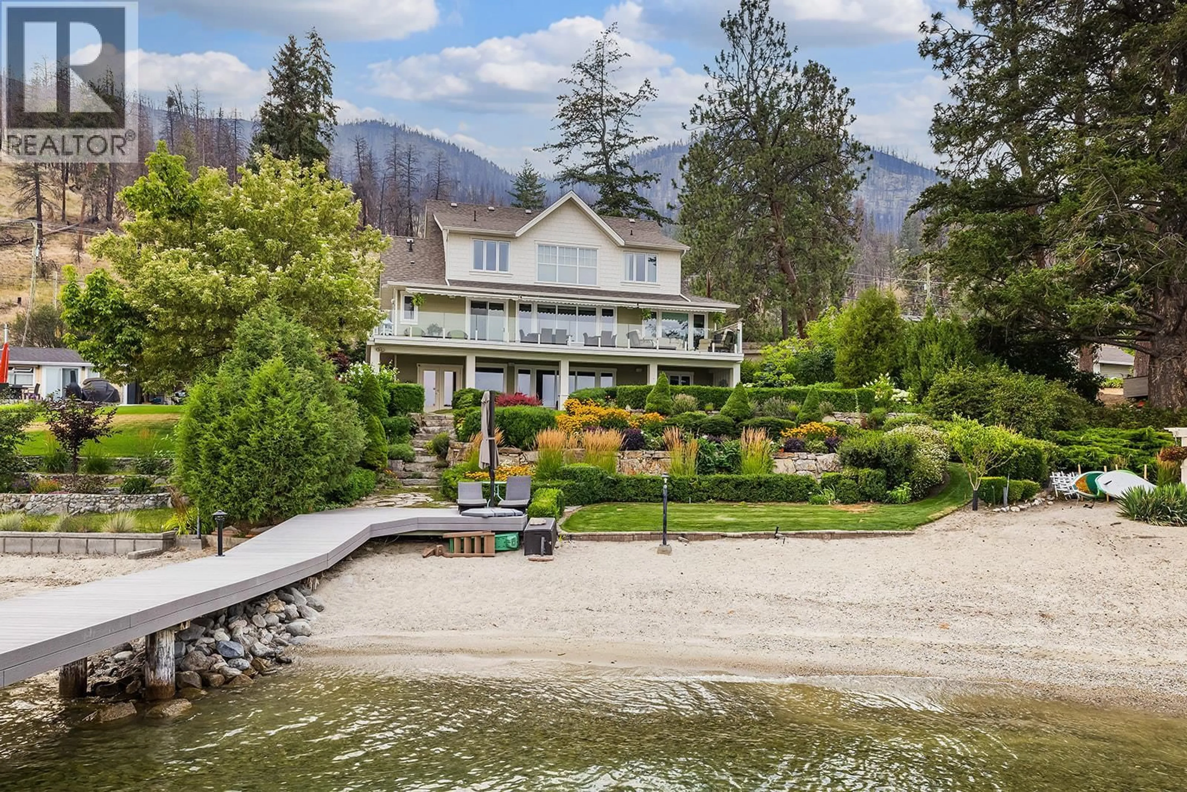 A pic from outside/outdoor area/front of a property/back of a property/a pic from drone, water/lake/river/ocean view for 2259 WESTSIDE PLACE, Kelowna British Columbia V1Z3T5